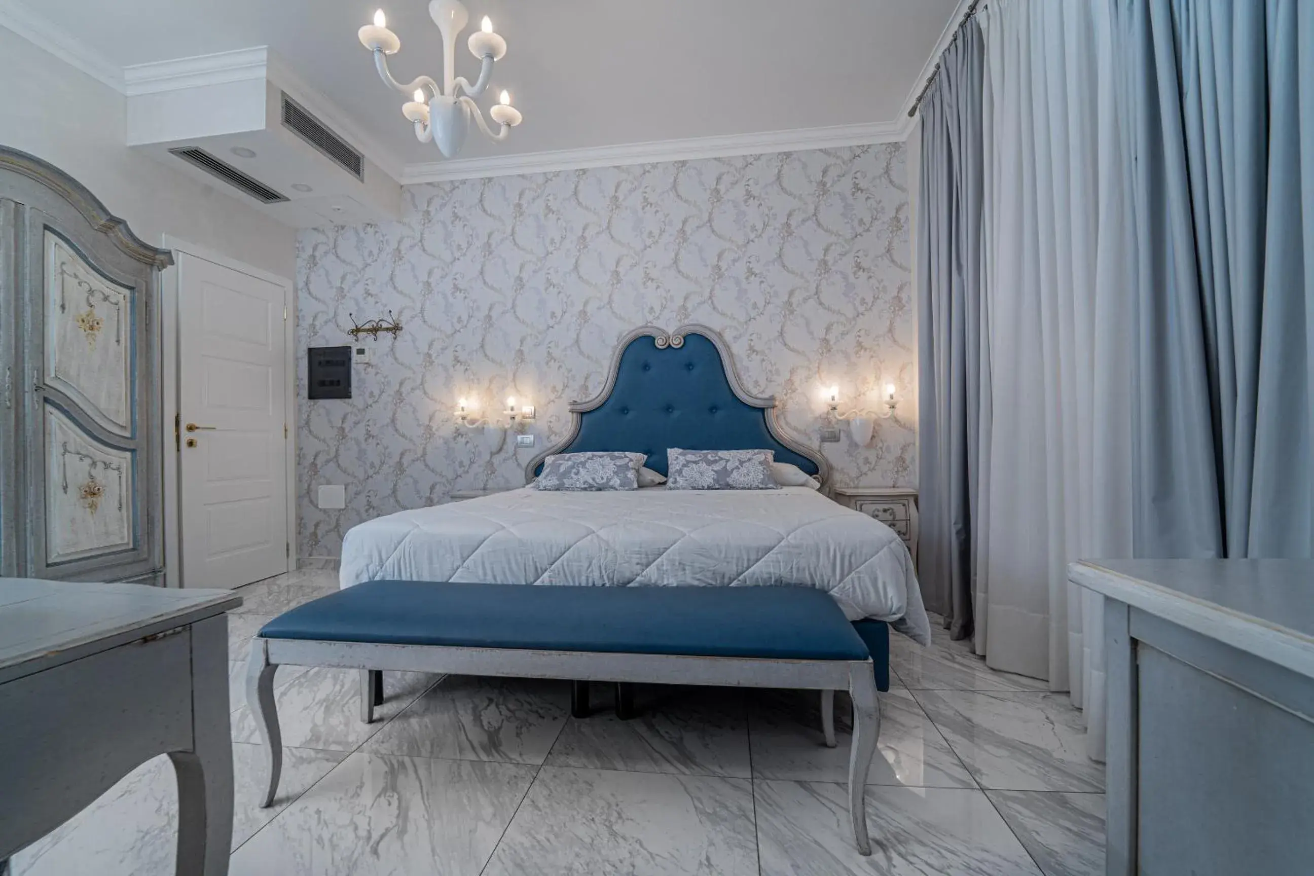 Standard Double Room in Hotel Colomba D'Oro Standard Double Room in Hotel Colomba D'Oro