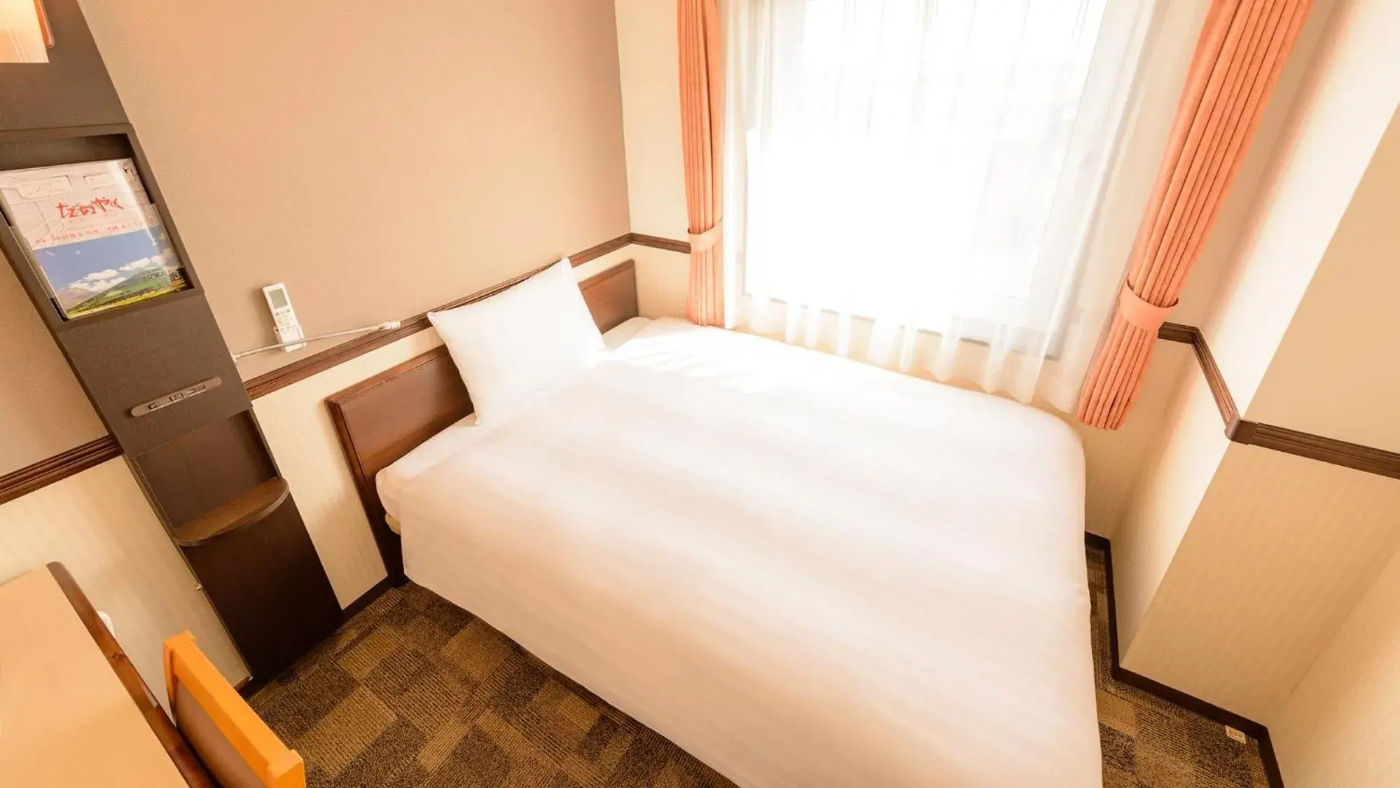 Single Room - Non-Smoking in Toyoko Inn Toyama-eki Shinkansen-guchi No.2 Single Room - Non-Smoking in Toyoko Inn Toyama-eki Shinkansen-guchi No.2