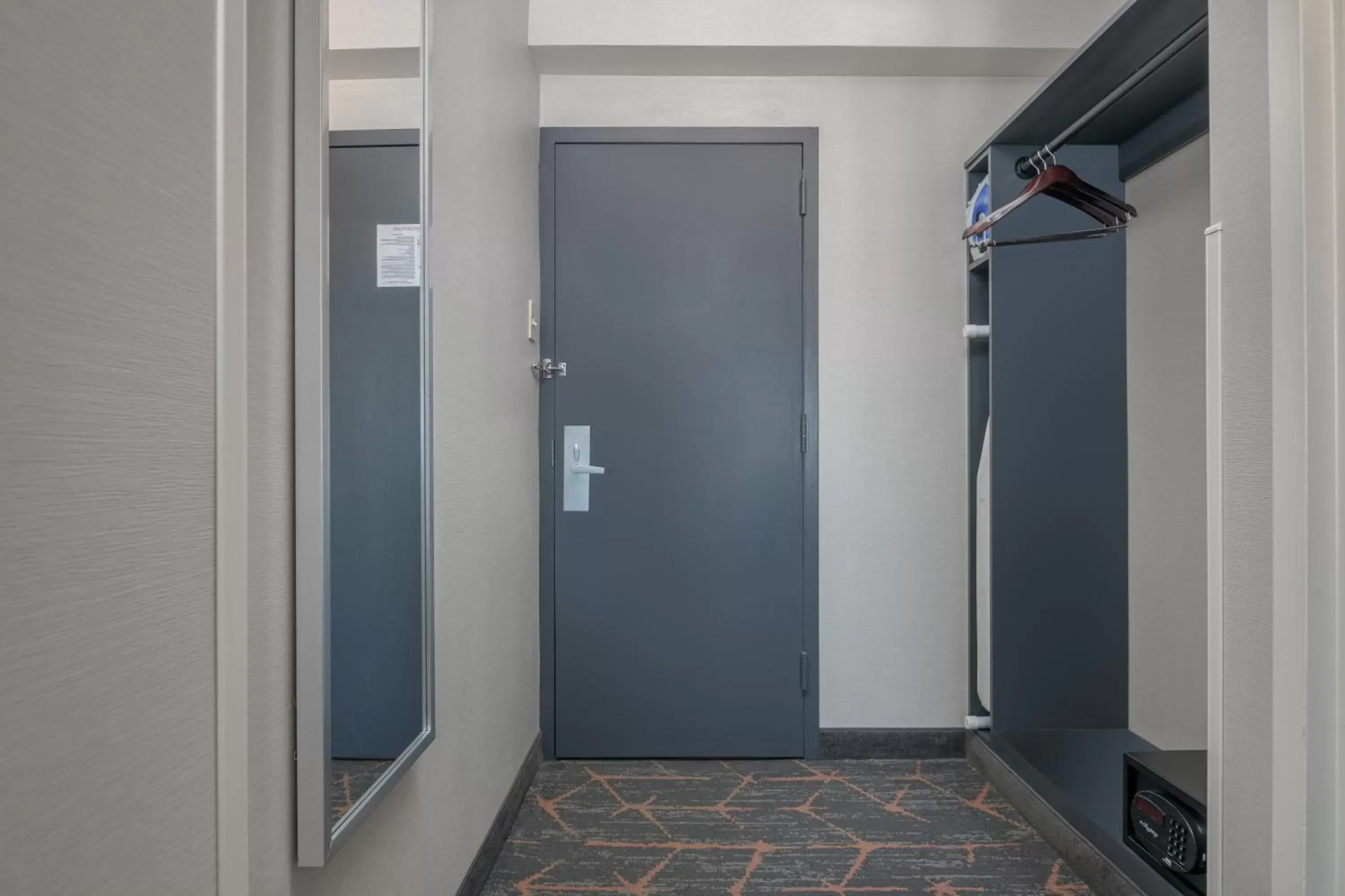 Premium Queen Room with Two Queen Beds and Ocean View in Holiday Inn Portland-By the Bay by IHG Premium Queen Room with Two Queen Beds and Ocean View in Holiday Inn Portland-By the Bay by IHG