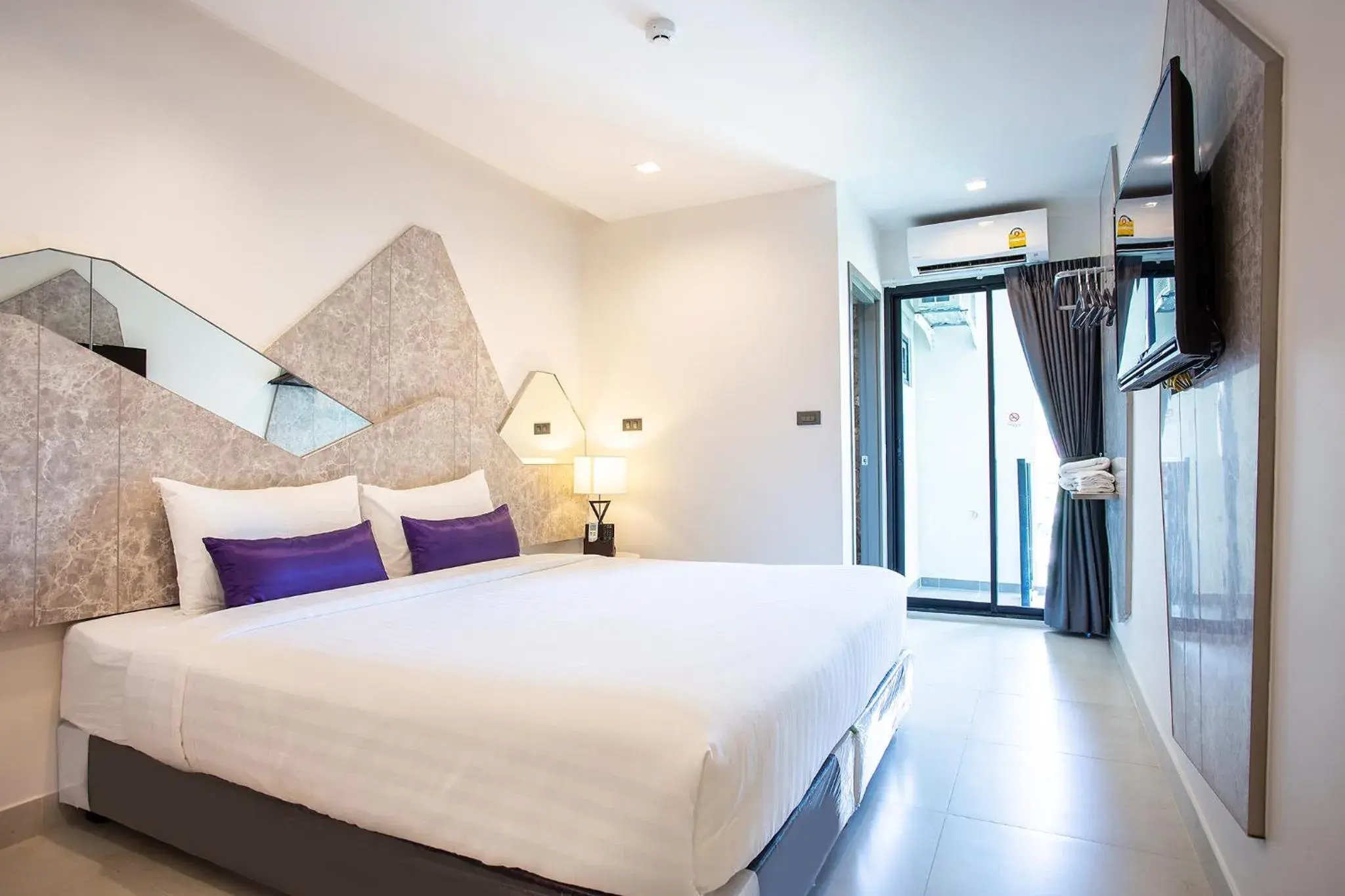 Superior King Room in Spittze Hotel Pratunam Superior King Room in Spittze Hotel Pratunam