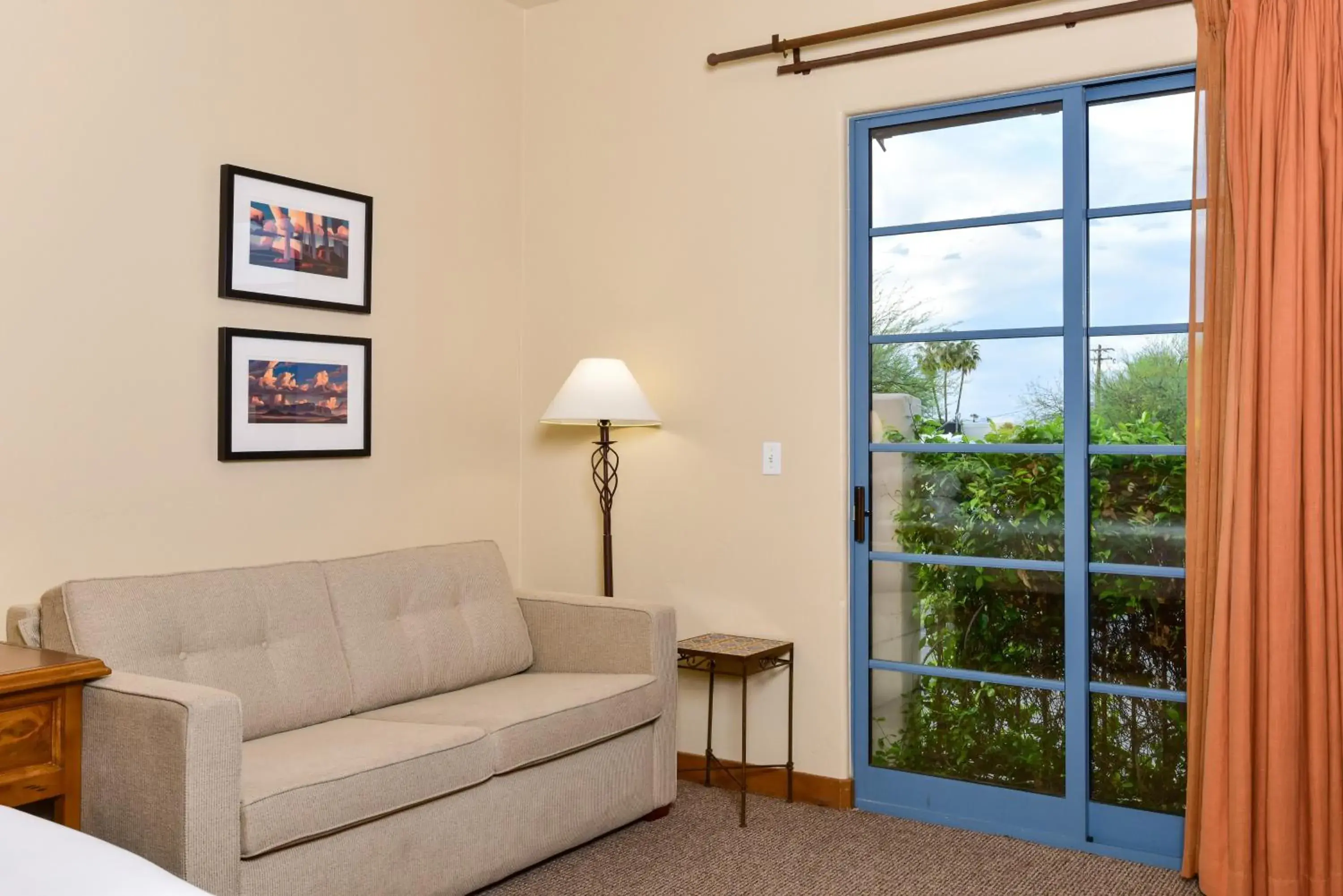 Deluxe King Room in Lodge On The Desert Deluxe King Room in Lodge On The Desert