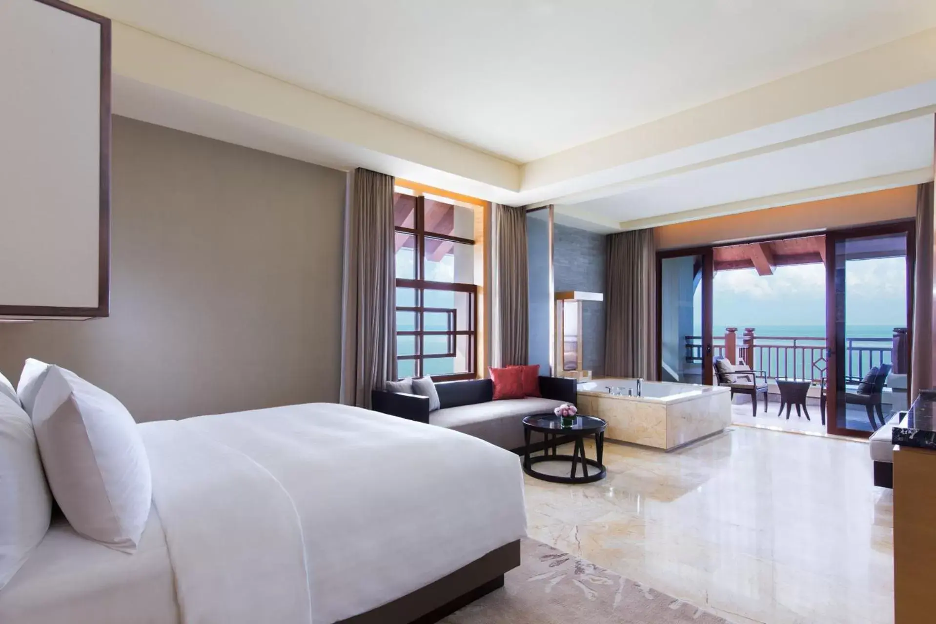 Premier Suite with Sea View in Haikou Marriott Hotel Premier Suite with Sea View in Haikou Marriott Hotel