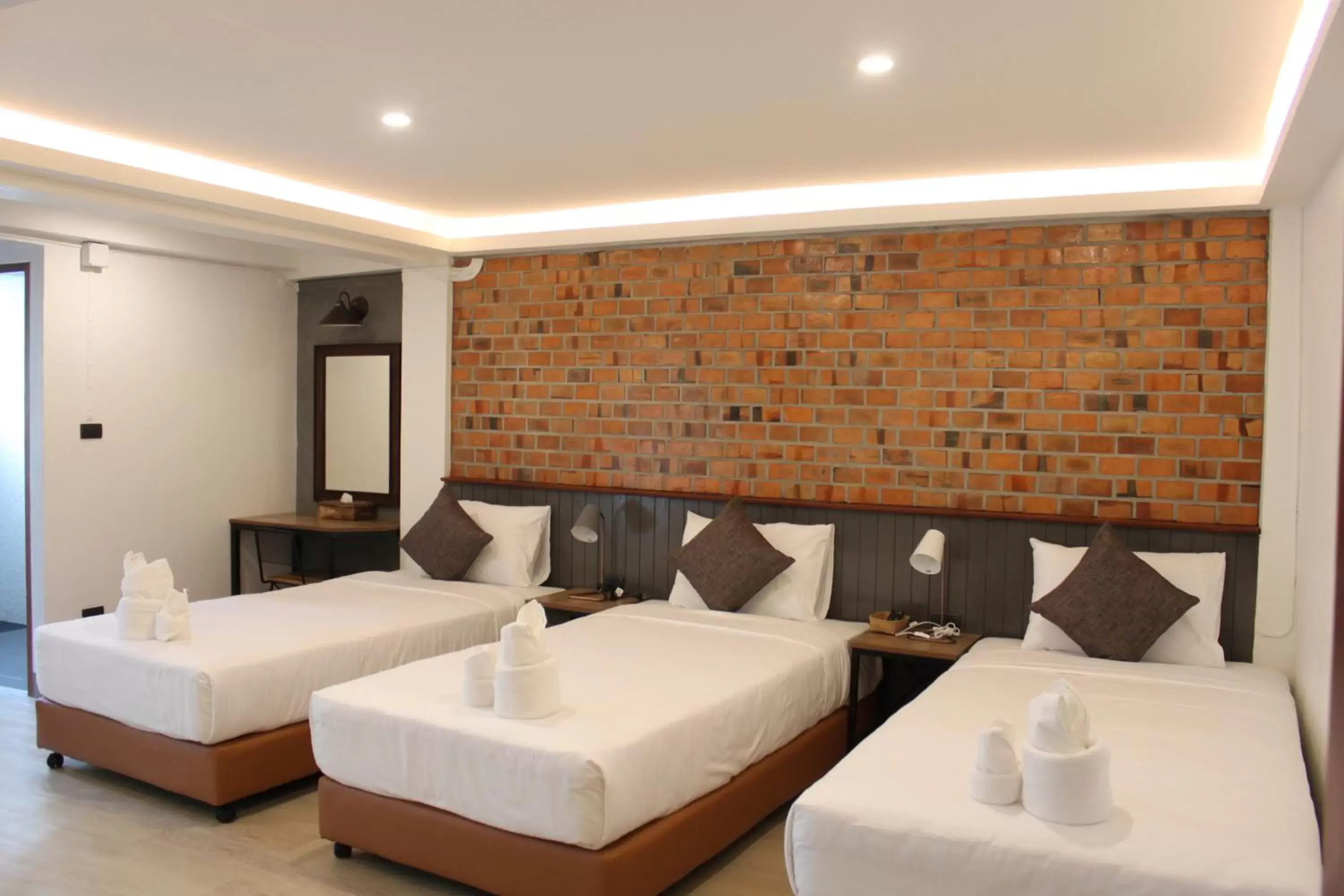 Superior Triple Room in The Old City Wall Inn Superior Triple Room in The Old City Wall Inn