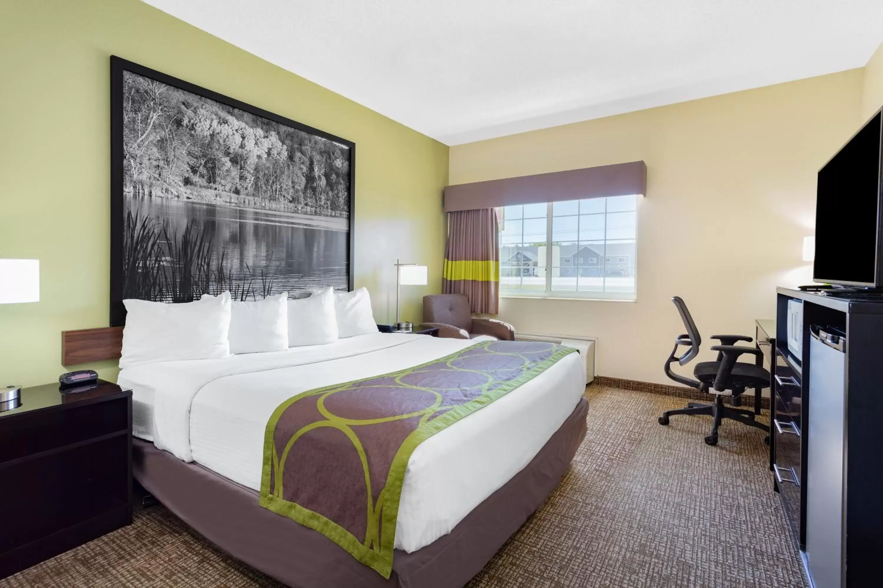 King Room - Disability Access/Non-Smoking in Super 8 by Wyndham Emmetsburg King Room - Disability Access/Non-Smoking in Super 8 by Wyndham Emmetsburg