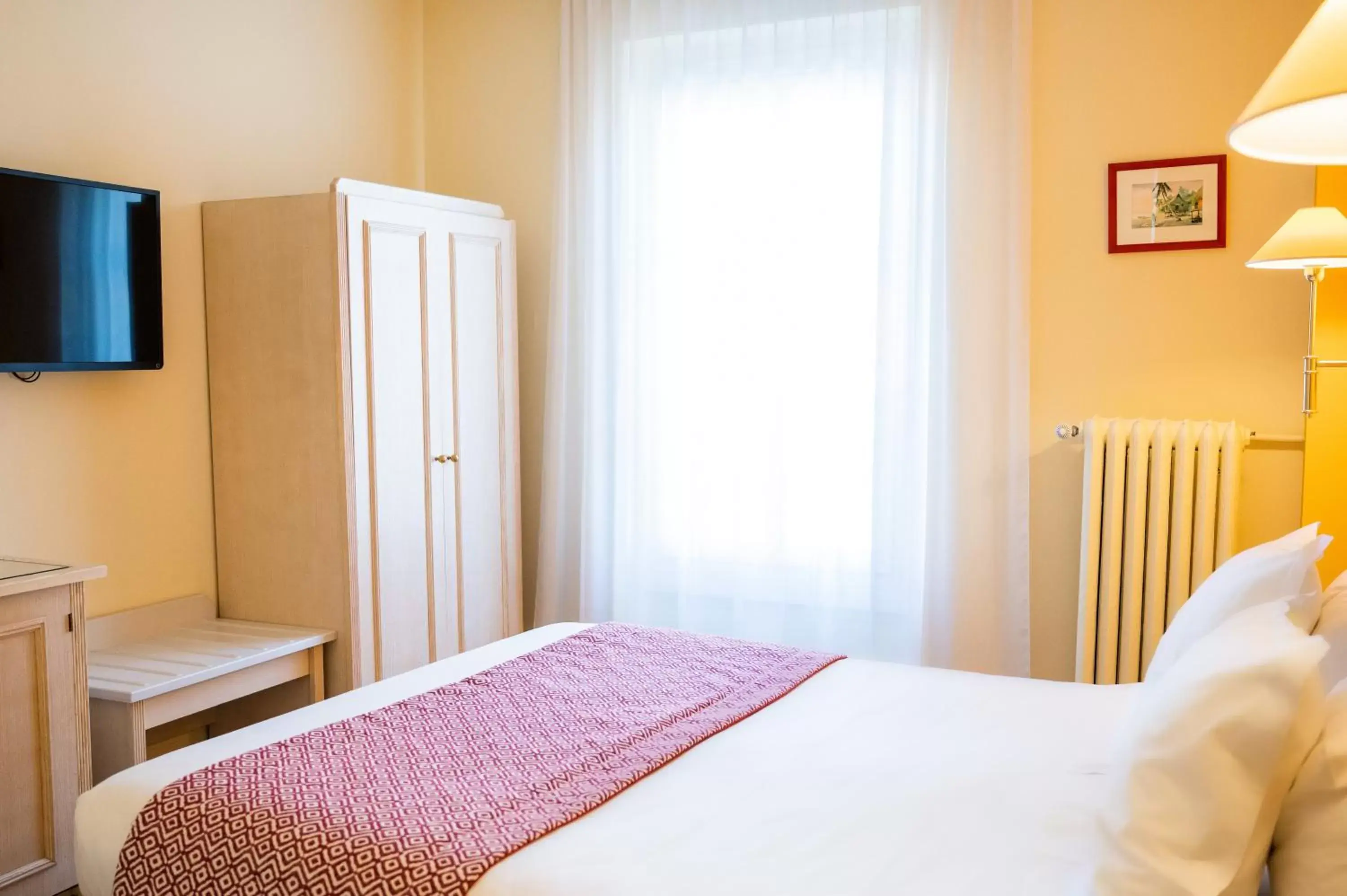 Standard Room in Logis Hotel Darcy Dijon Centre Standard Room in Logis Hotel Darcy Dijon Centre