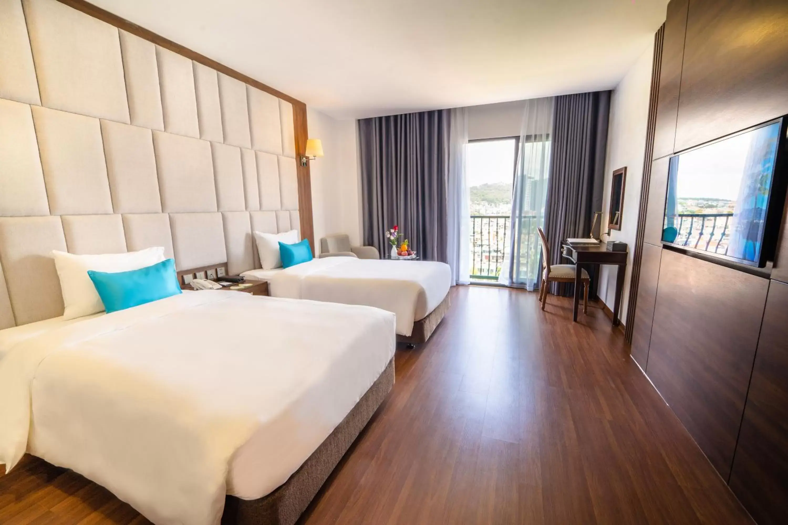 Deluxe Twin Room in Paddington Hotel Halong Bayview Deluxe Twin Room in Paddington Hotel Halong Bayview
