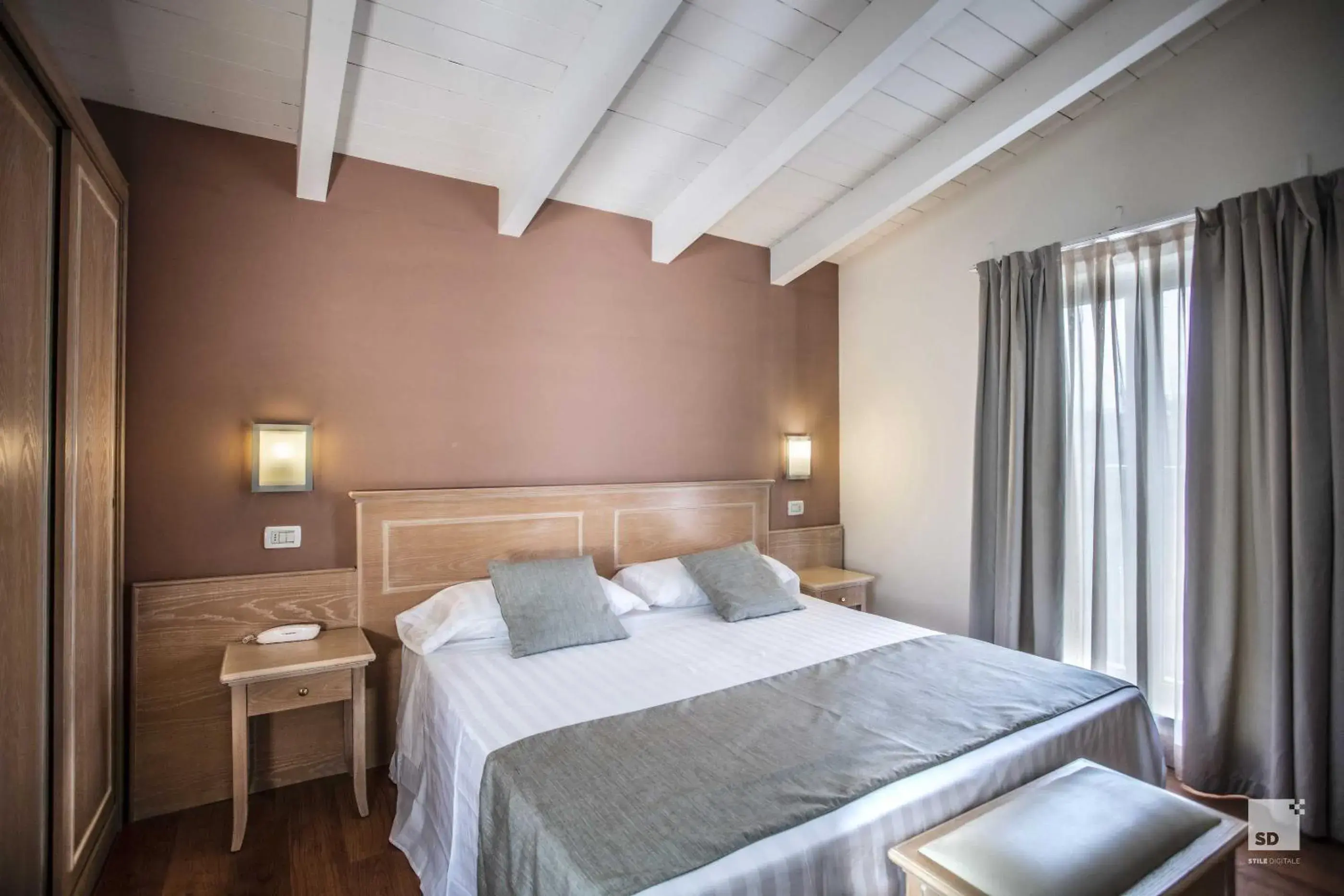 Economy Double or Twin Room in Hotel Regina Elena 57 & Oro Bianco Economy Double or Twin Room in Hotel Regina Elena 57 & Oro Bianco