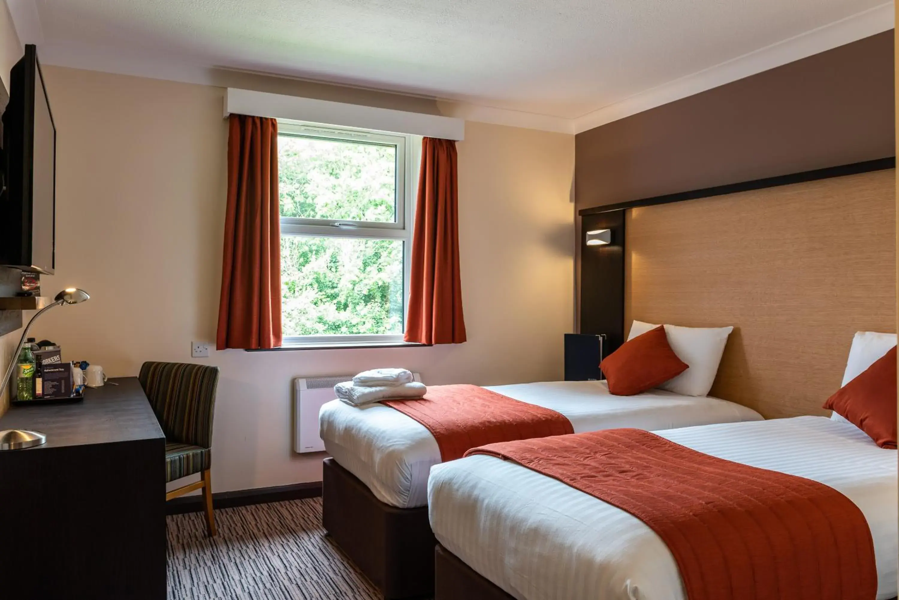 Twin Room in Dragonfly Hotel Peterborough Twin Room in Dragonfly Hotel Peterborough