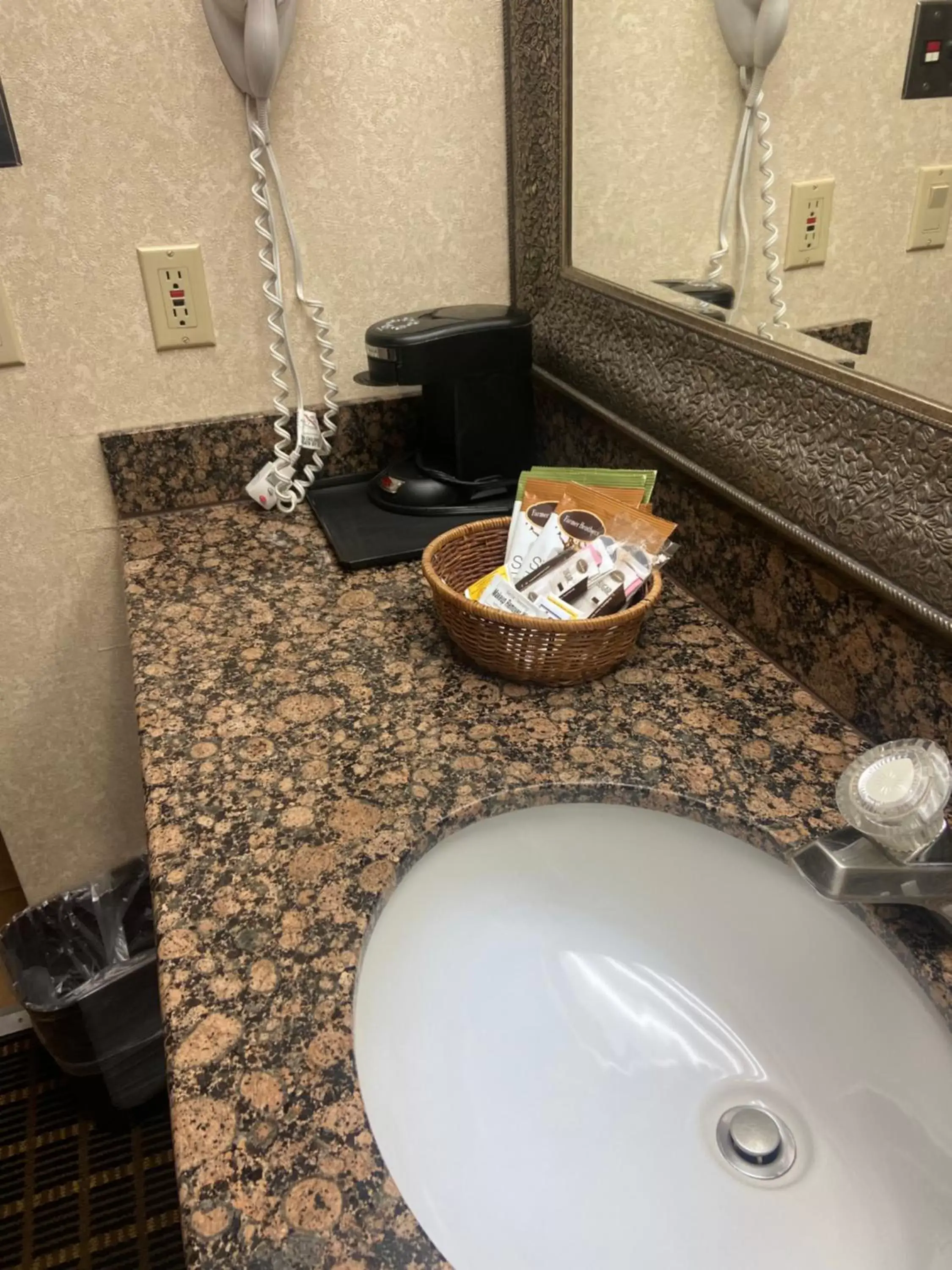 Queen Room - Non-Smoking in Wingate by Wyndham Gunnison Near Western Colorado University Queen Room - Non-Smoking in Wingate by Wyndham Gunnison Near Western Colorado University