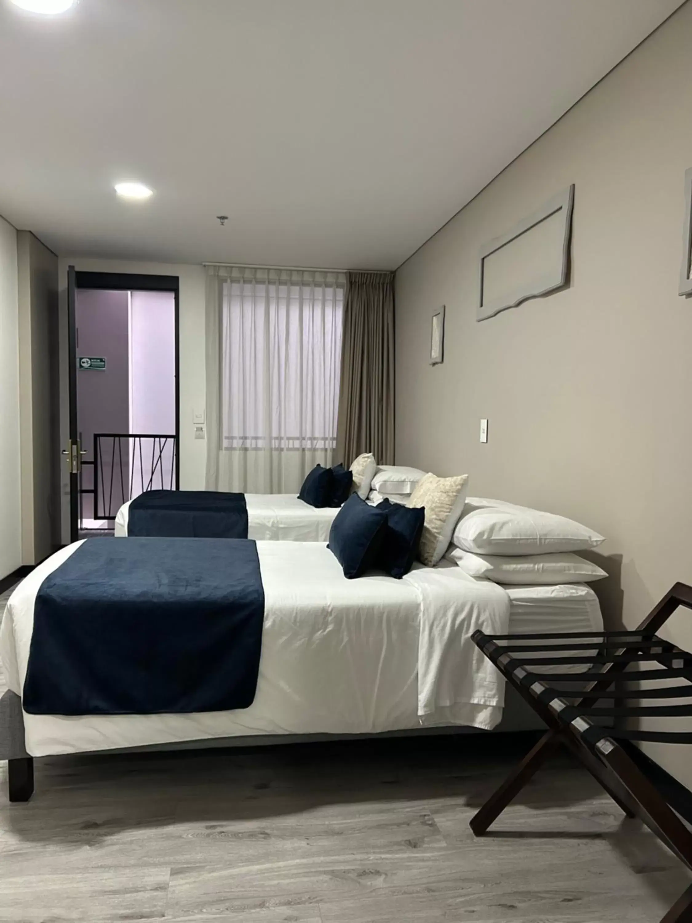 Twin Room in Hotel WLH Silver Bogota - White Lighthouse Twin Room in Hotel WLH Silver Bogota - White Lighthouse