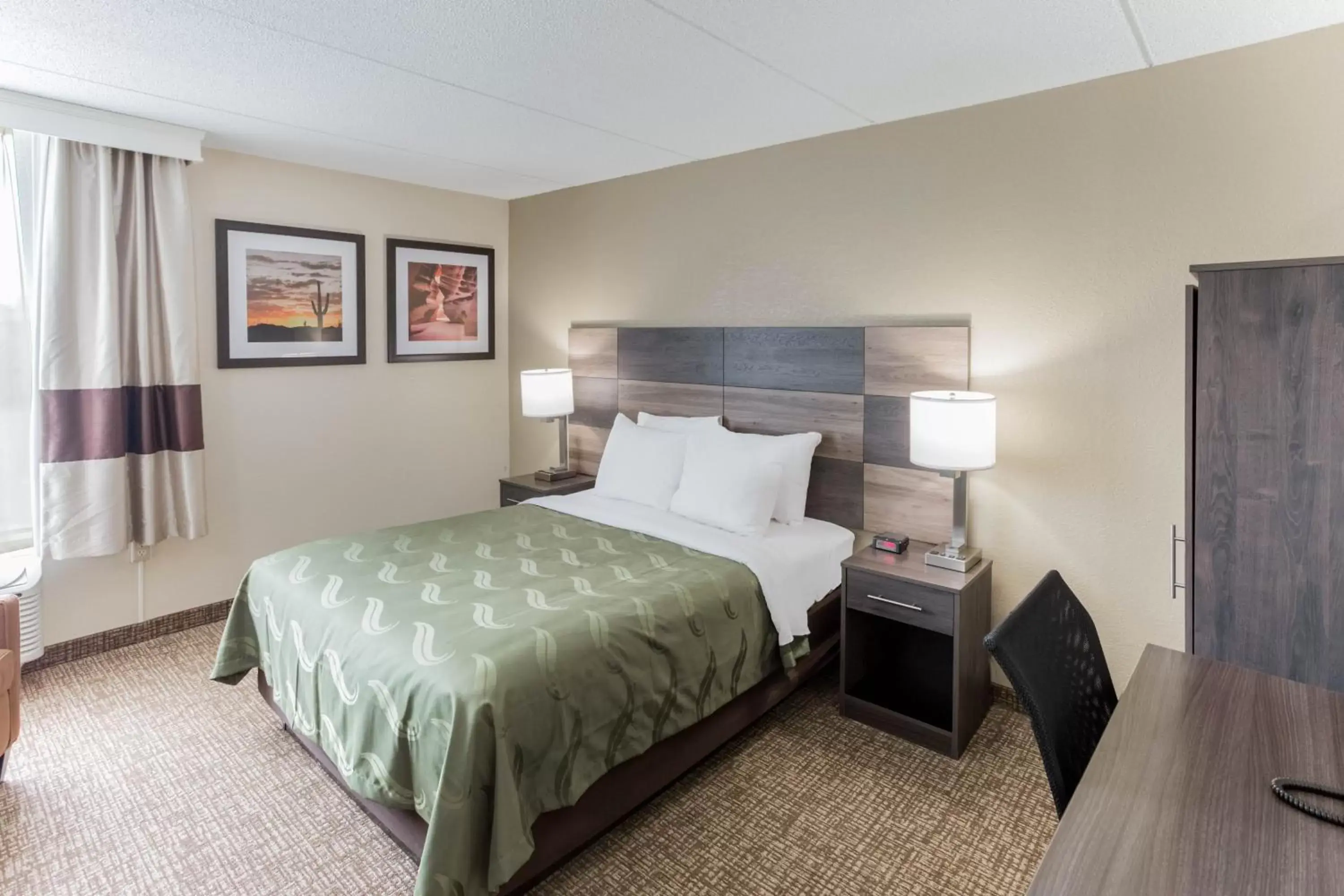 Queen Room - Accessible/Non-Smoking in Quality Inn & Suites Plattsburgh Queen Room - Accessible/Non-Smoking in Quality Inn & Suites Plattsburgh