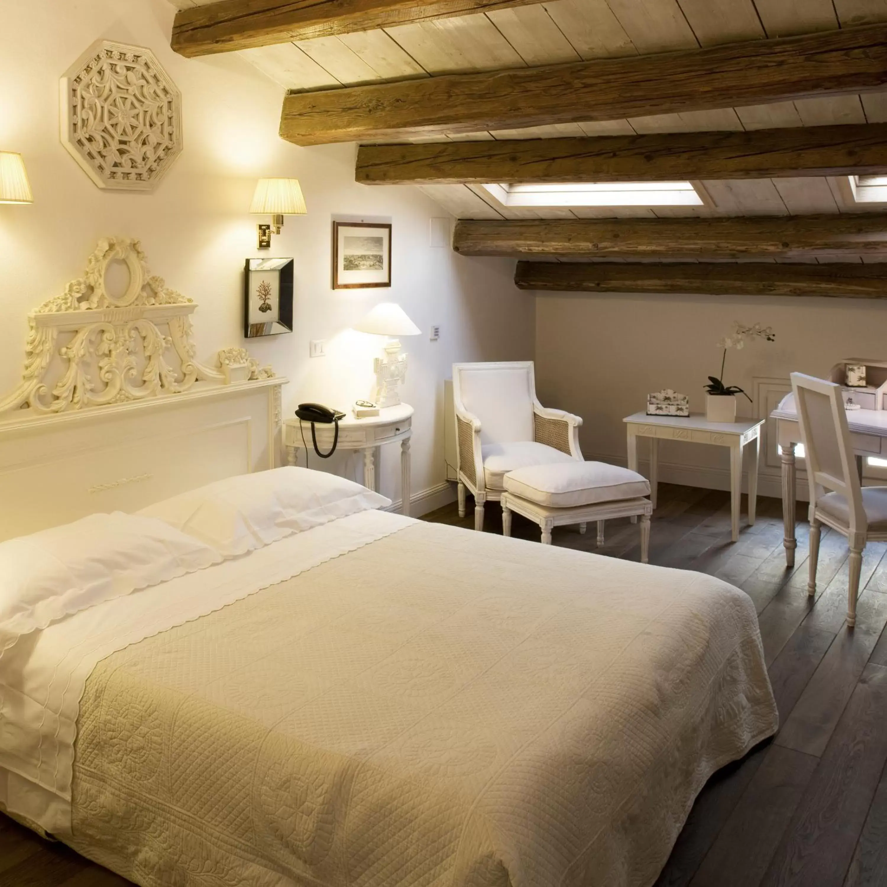 Double Room in M Club De Luxe B&B Double Room in M Club De Luxe B&B