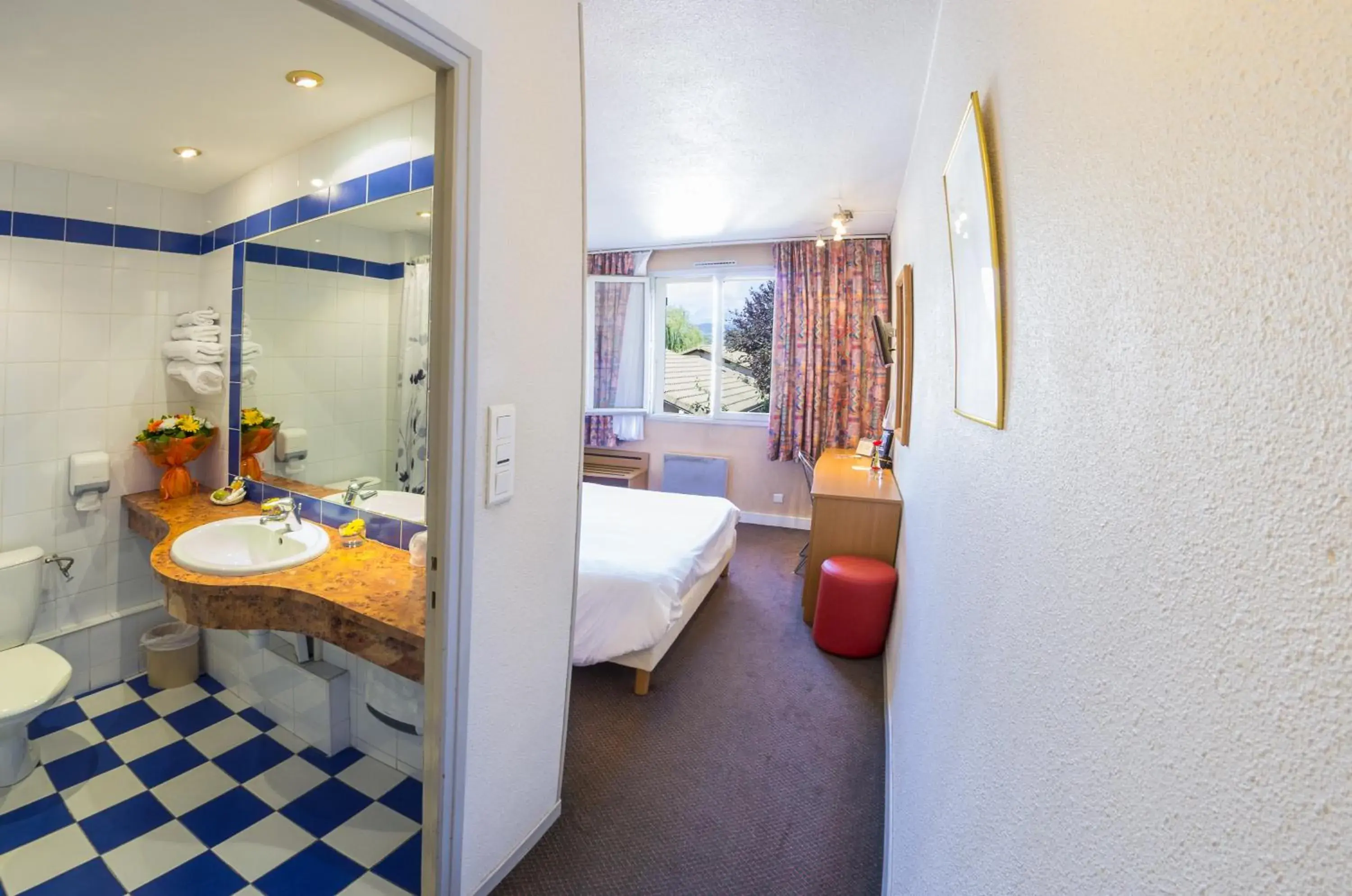 Comfort Double or Twin Room in Cit'Hotel Avantici Gap Comfort Double or Twin Room in Cit'Hotel Avantici Gap