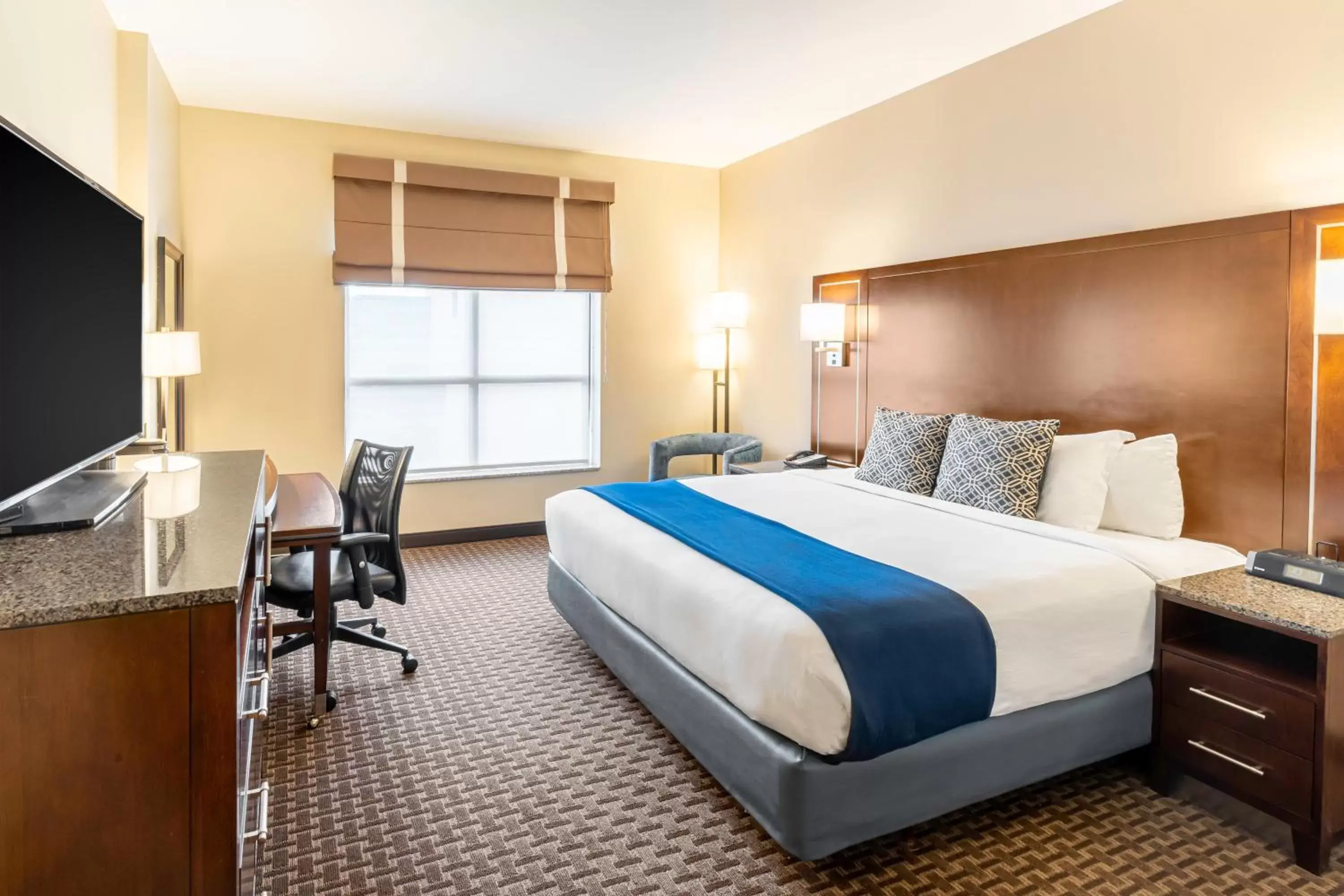 King Room - Disability Access in New Haven Hotel King Room - Disability Access in New Haven Hotel