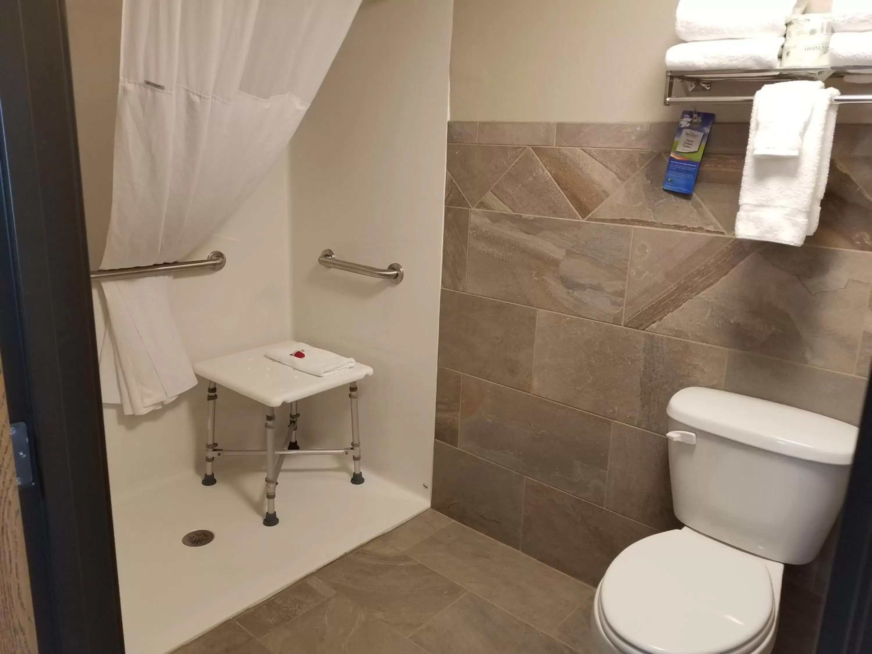 Queen Room - Disability Access in Baymont by Wyndham Oacoma Queen Room - Disability Access in Baymont by Wyndham Oacoma