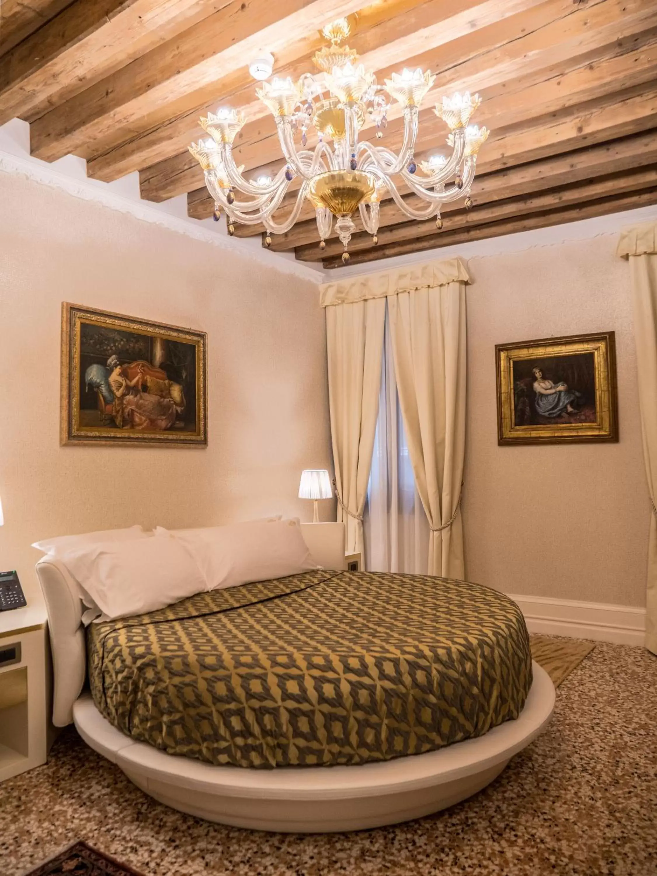 Deluxe Double Room in EGO' Boutique Hotel - The Silk Road Deluxe Double Room in EGO' Boutique Hotel - The Silk Road