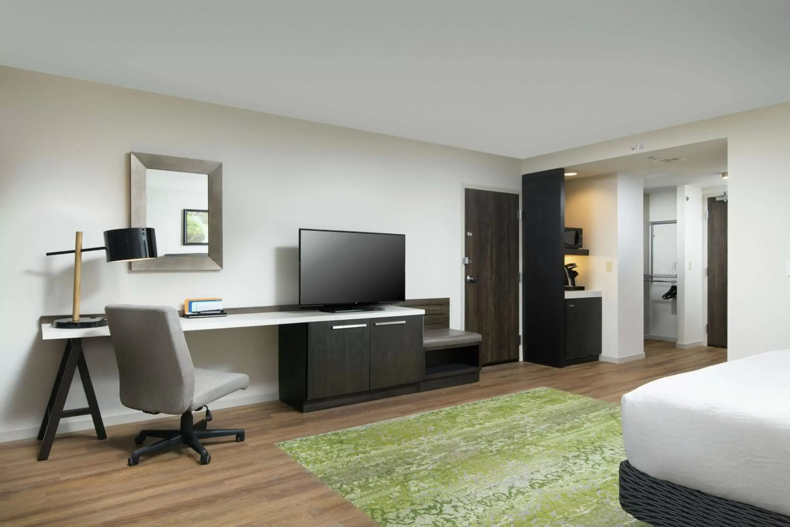 Deluxe King Room in Hilton Garden Inn Memphis Downtown Beale Street Deluxe King Room in Hilton Garden Inn Memphis Downtown Beale Street