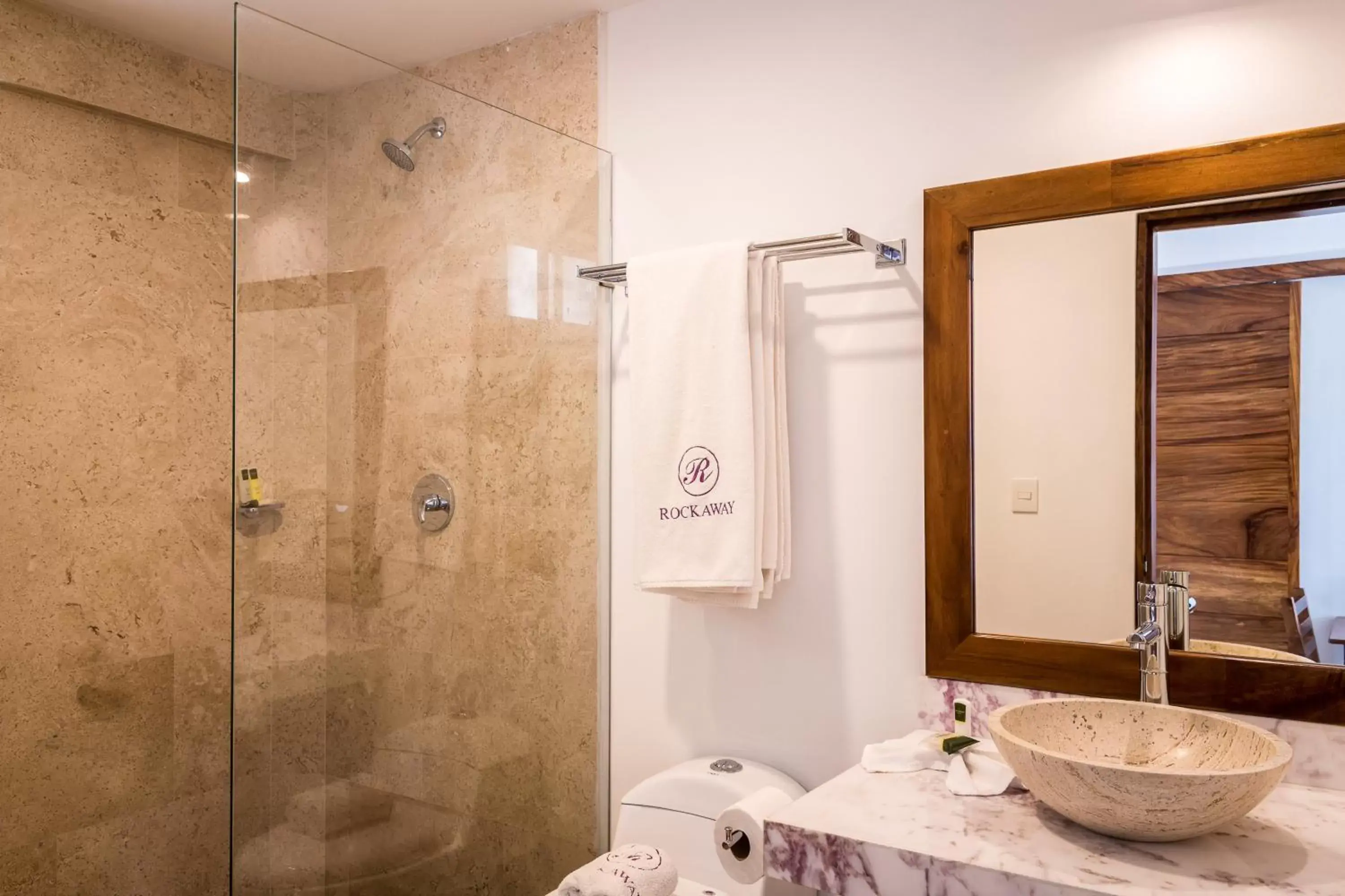 Deluxe Double Room with Side Sea View in Hotel Rockaway Deluxe Double Room with Side Sea View in Hotel Rockaway