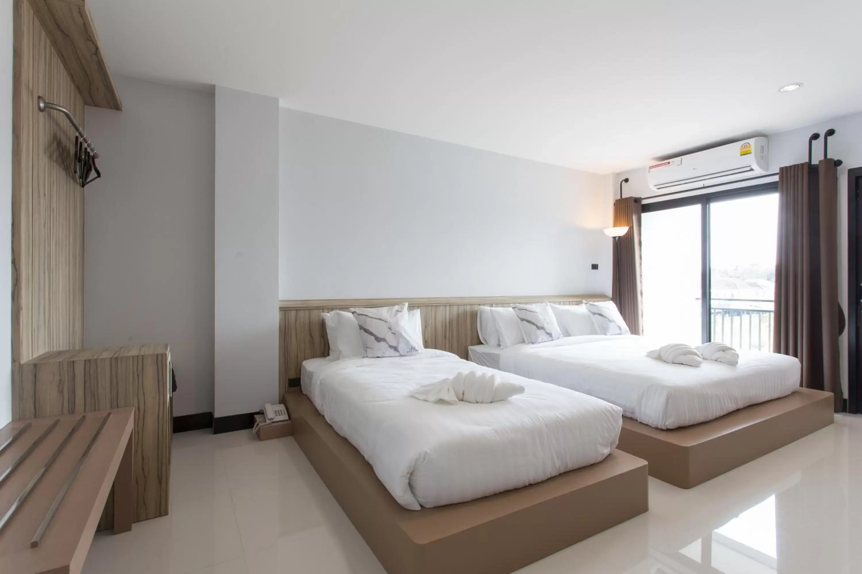 Triple Room in Well Timed Hotel Triple Room in Well Timed Hotel