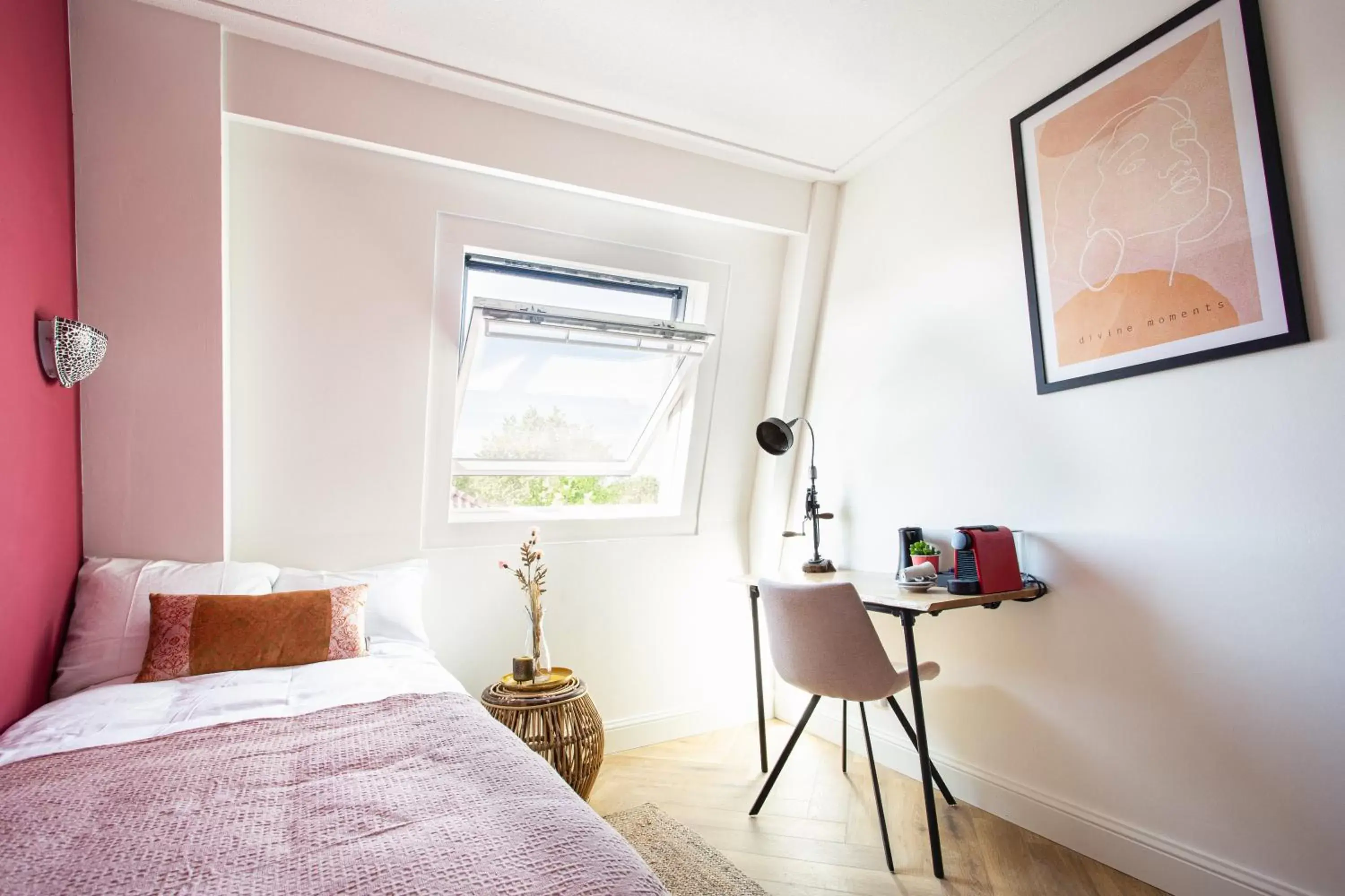 Single Room with Shower - single occupancy in Boutique Hotel Enkhuizen Single Room with Shower - single occupancy in Boutique Hotel Enkhuizen