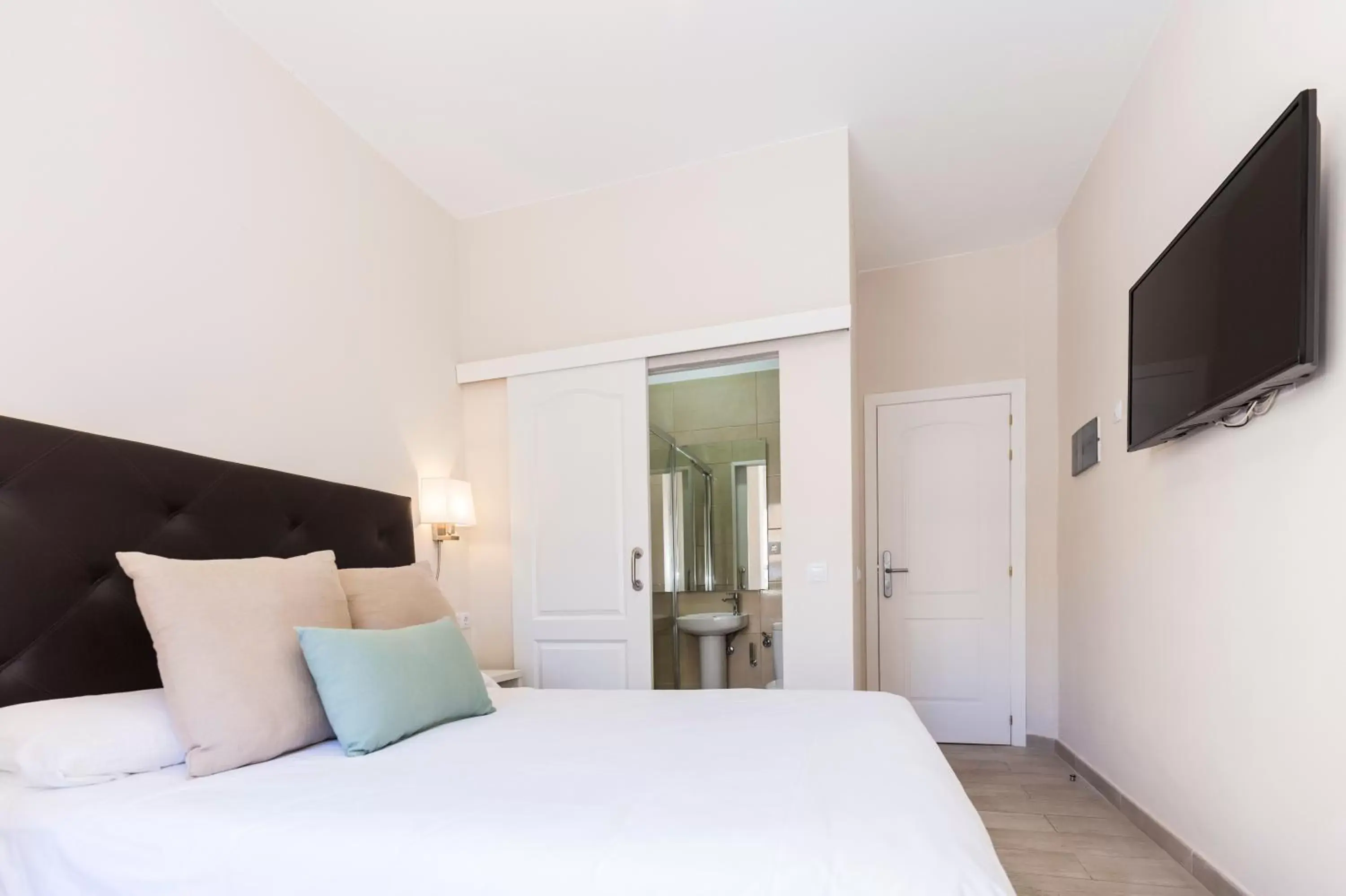 Double Room Exterior in Hotel Madrid Double Room Exterior in Hotel Madrid