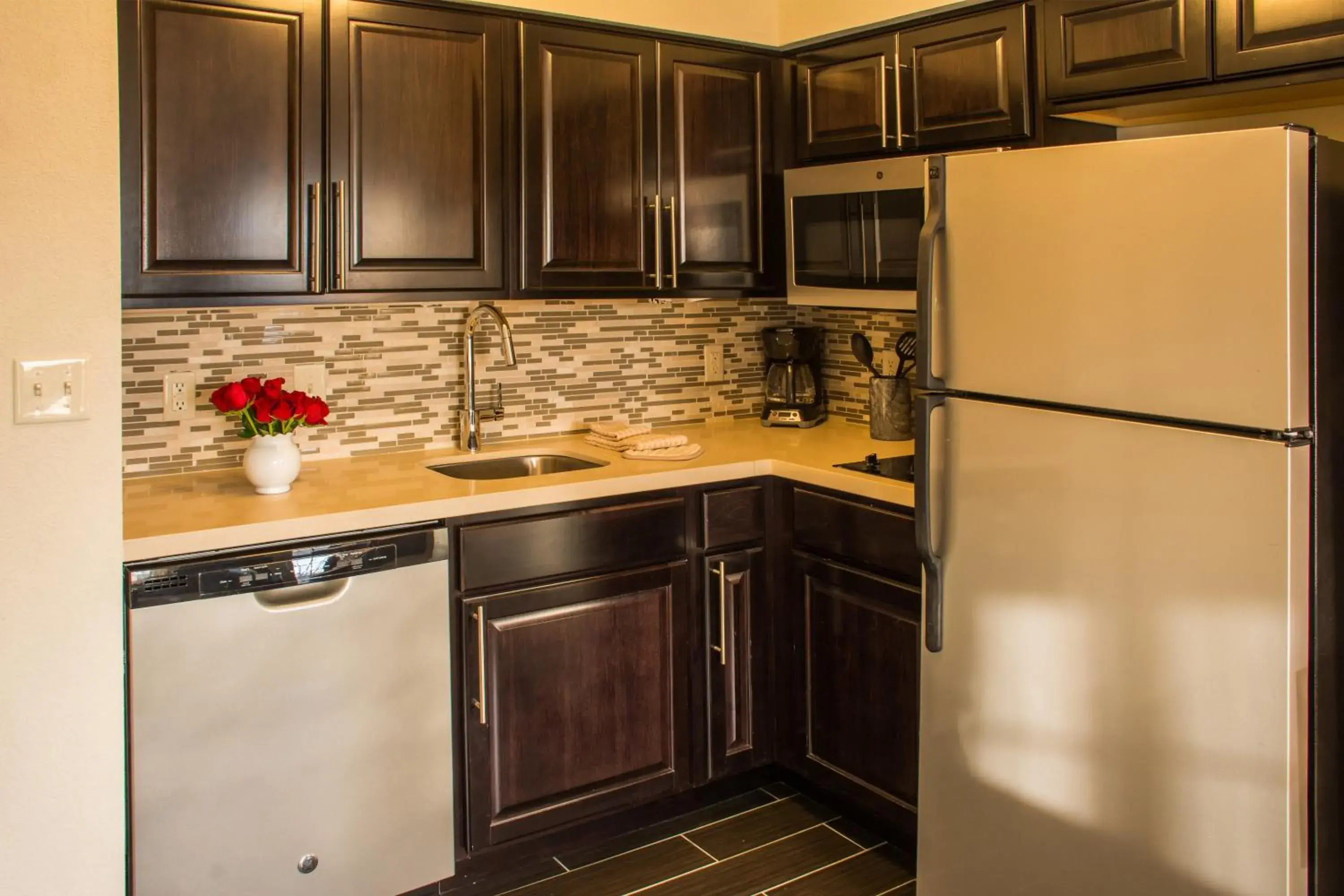 One Bed Studio Hear Access Roll Shower - Non-Smoking in Staybridge Suites Schererville by IHG One Bed Studio Hear Access Roll Shower - Non-Smoking in Staybridge Suites Schererville by IHG