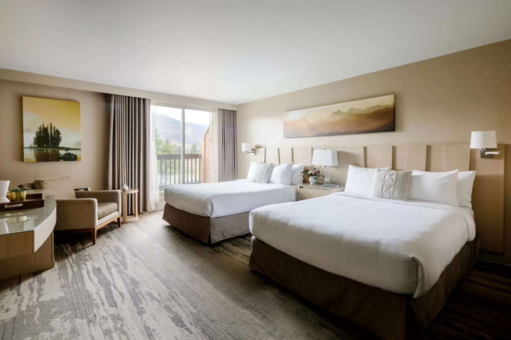 Woodland Balcony Room, 2 Queens – Pet Friendly in Forest Park Hotel Woodland Balcony Room, 2 Queens – Pet Friendly in Forest Park Hotel