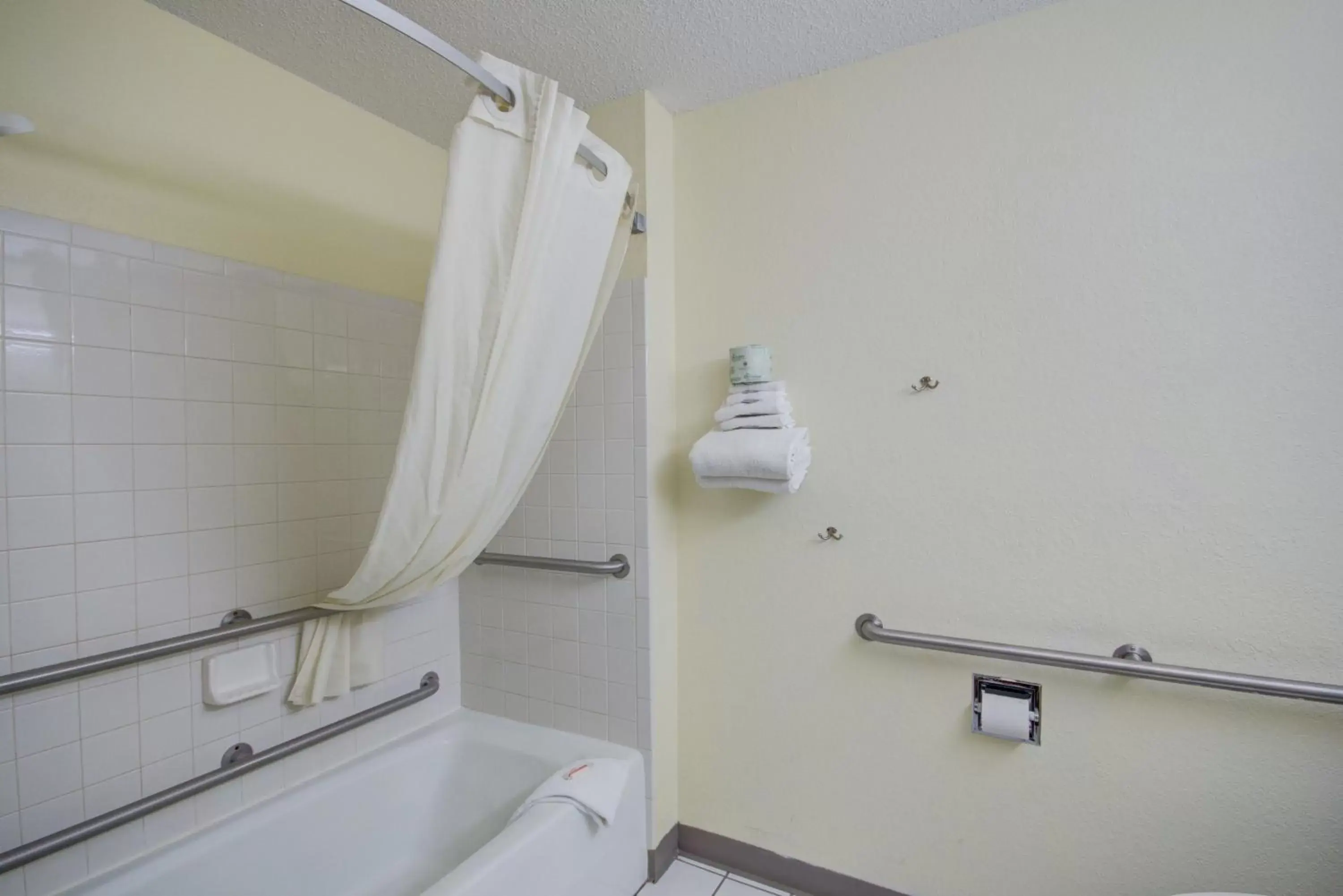 King Room - Non-Smoking in Super 8 by Wyndham Zanesville King Room - Non-Smoking in Super 8 by Wyndham Zanesville