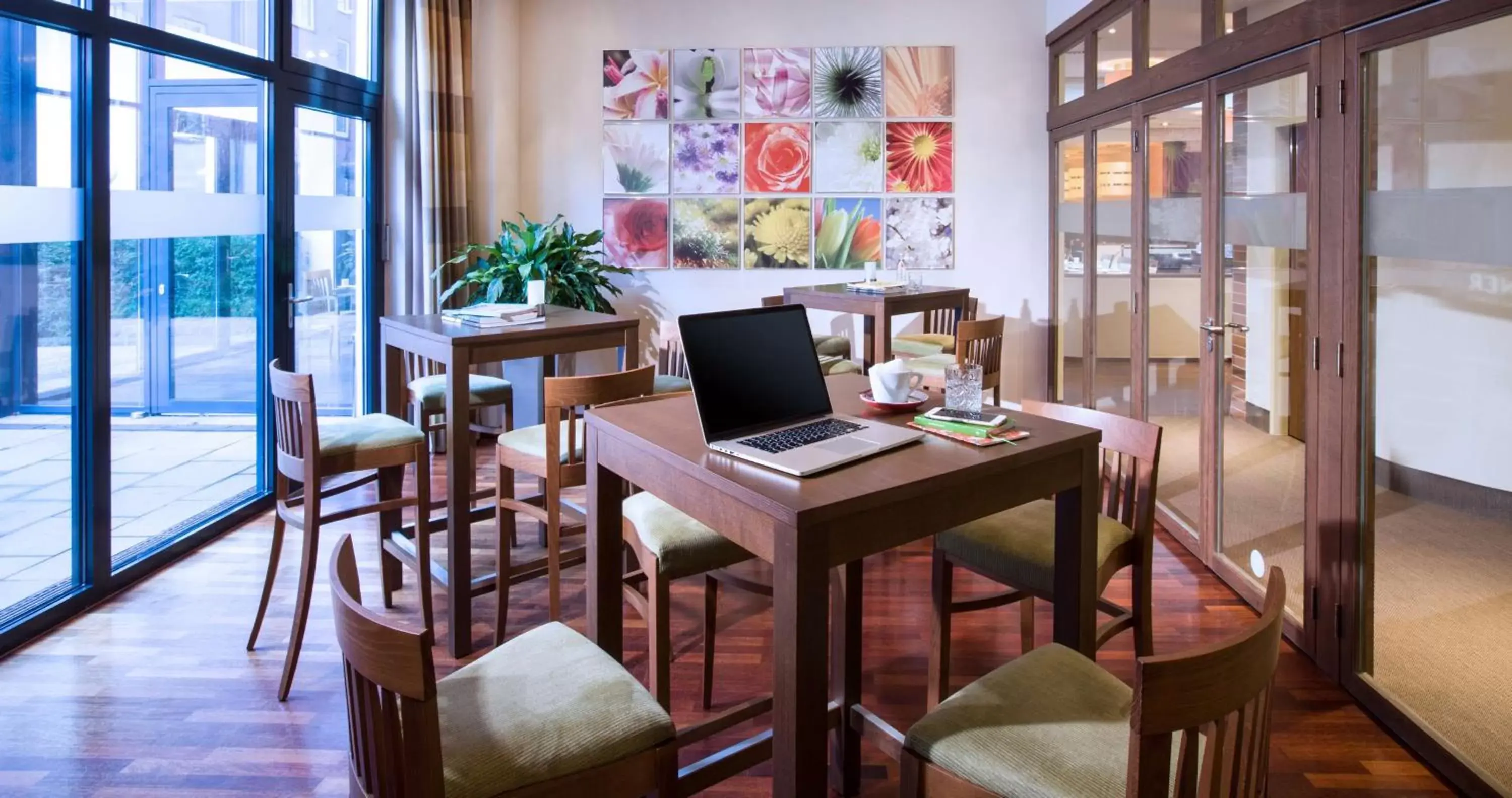 Lindner Hotel Hamburg am Michel, part of JdV by Hyatt Lindner Hotel Hamburg am Michel, part of JdV by Hyatt