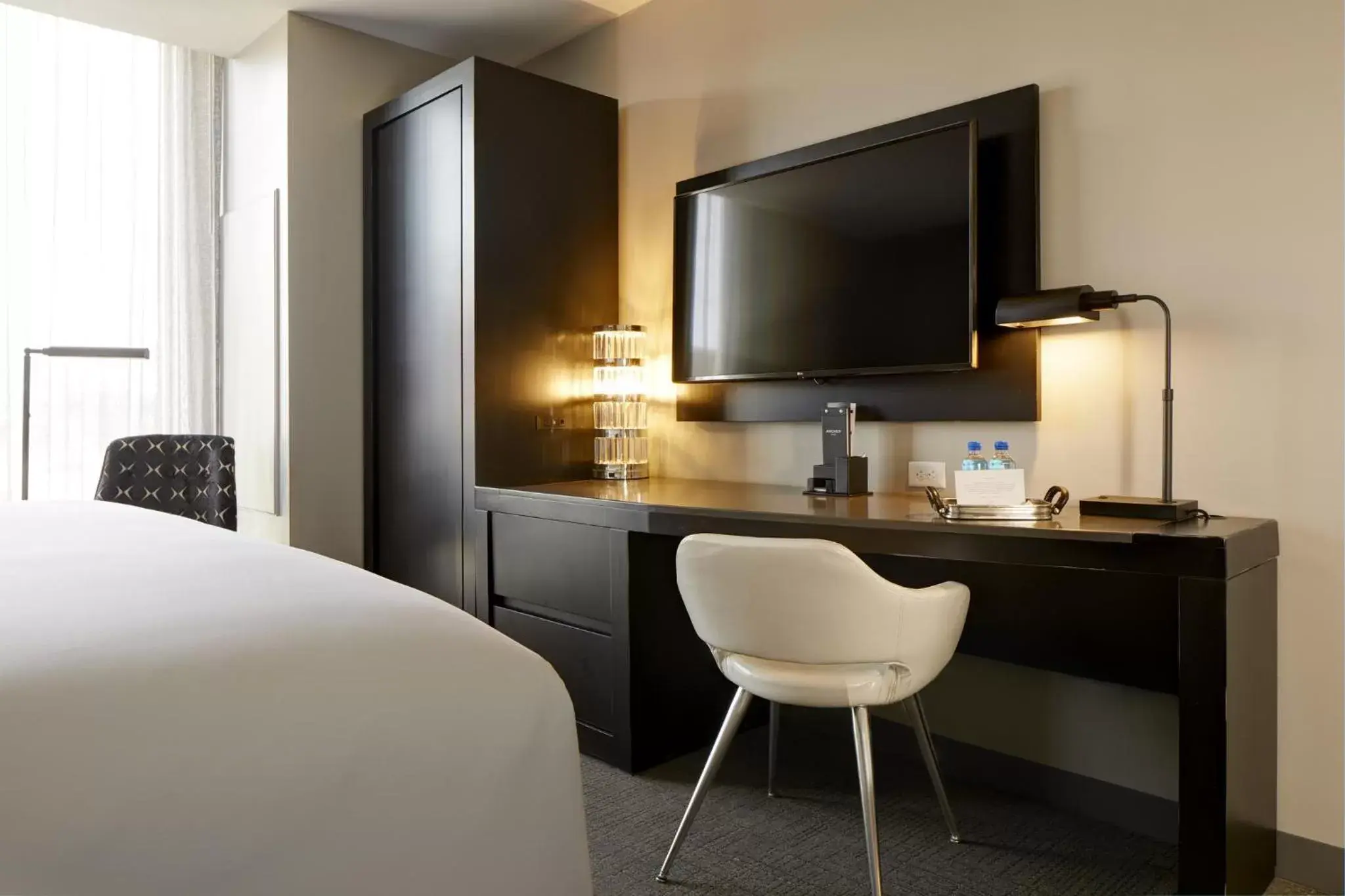 Classic King Hearing-Accessible Guest Room in Archer Hotel Boston/Burlington Classic King Hearing-Accessible Guest Room in Archer Hotel Boston/Burlington