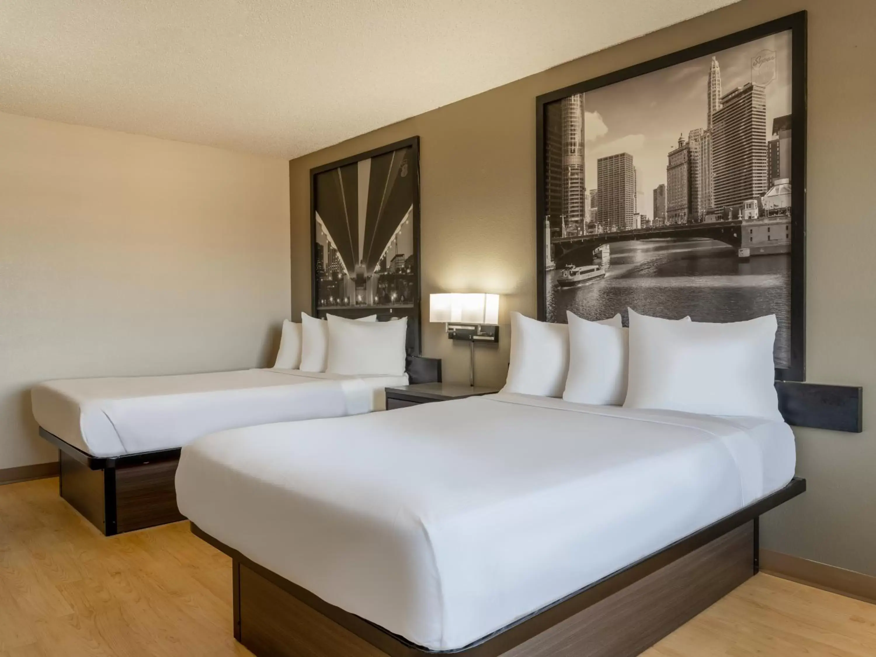 Double Room with Two Double Beds - Non-Smoking in Super 8 by Wyndham Clinton Double Room with Two Double Beds - Non-Smoking in Super 8 by Wyndham Clinton