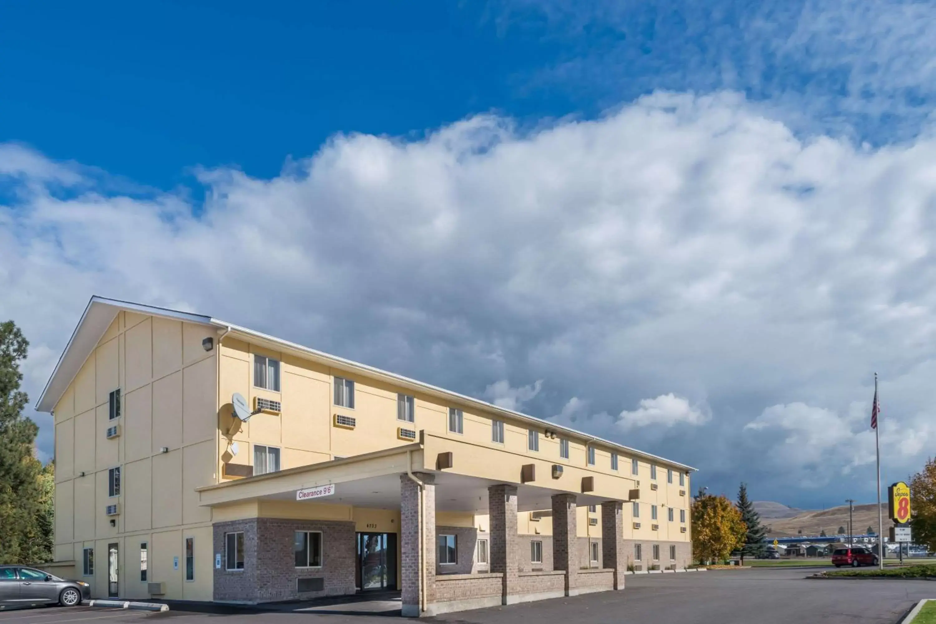 Super 8 by Wyndham Missoula/Reserve St. Super 8 by Wyndham Missoula/Reserve St.