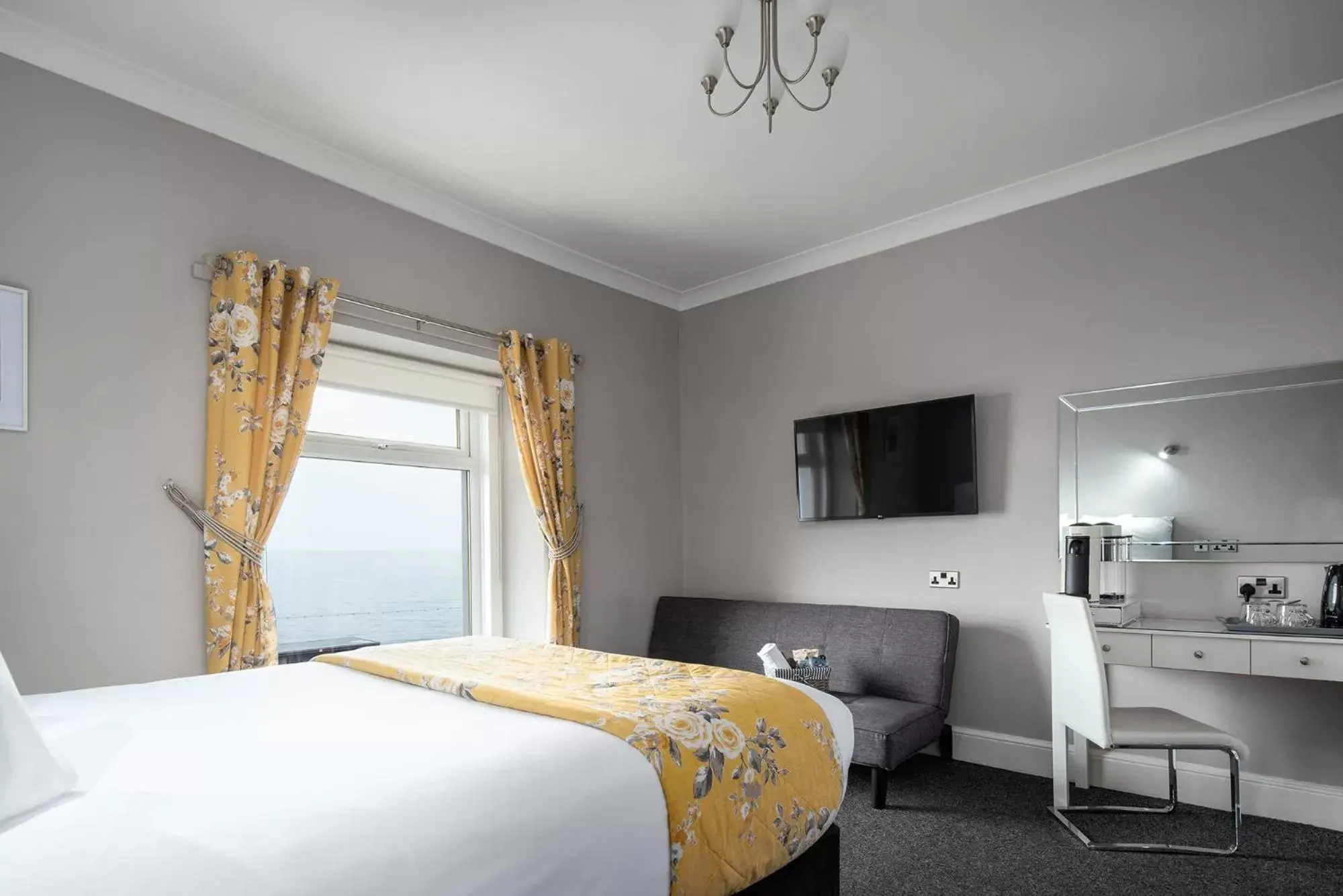 King Room with Sea View in Pebble House King Room with Sea View in Pebble House