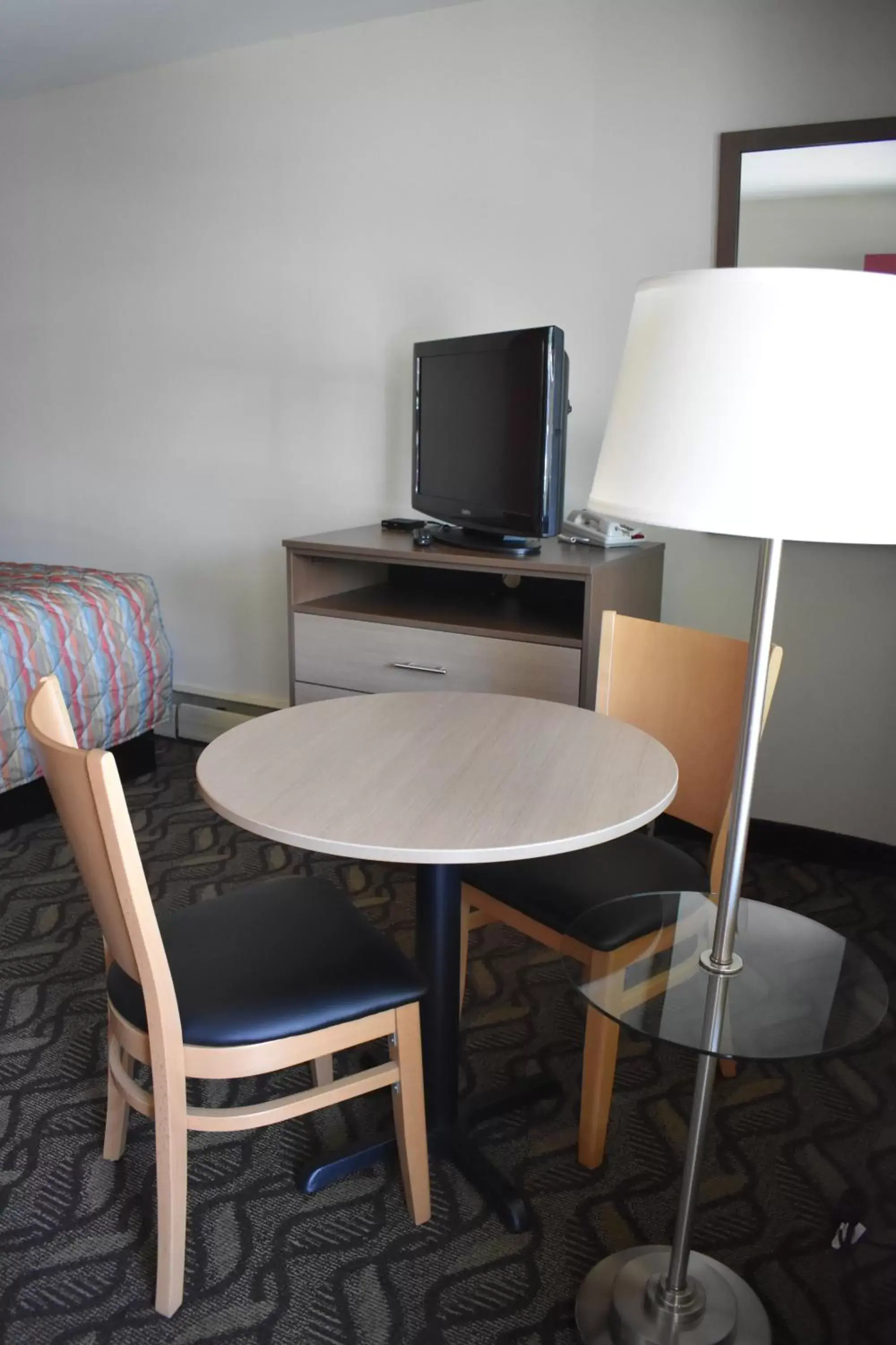 Double Room with Two Double Beds - Smoking in South Hills Motel Double Room with Two Double Beds - Smoking in South Hills Motel