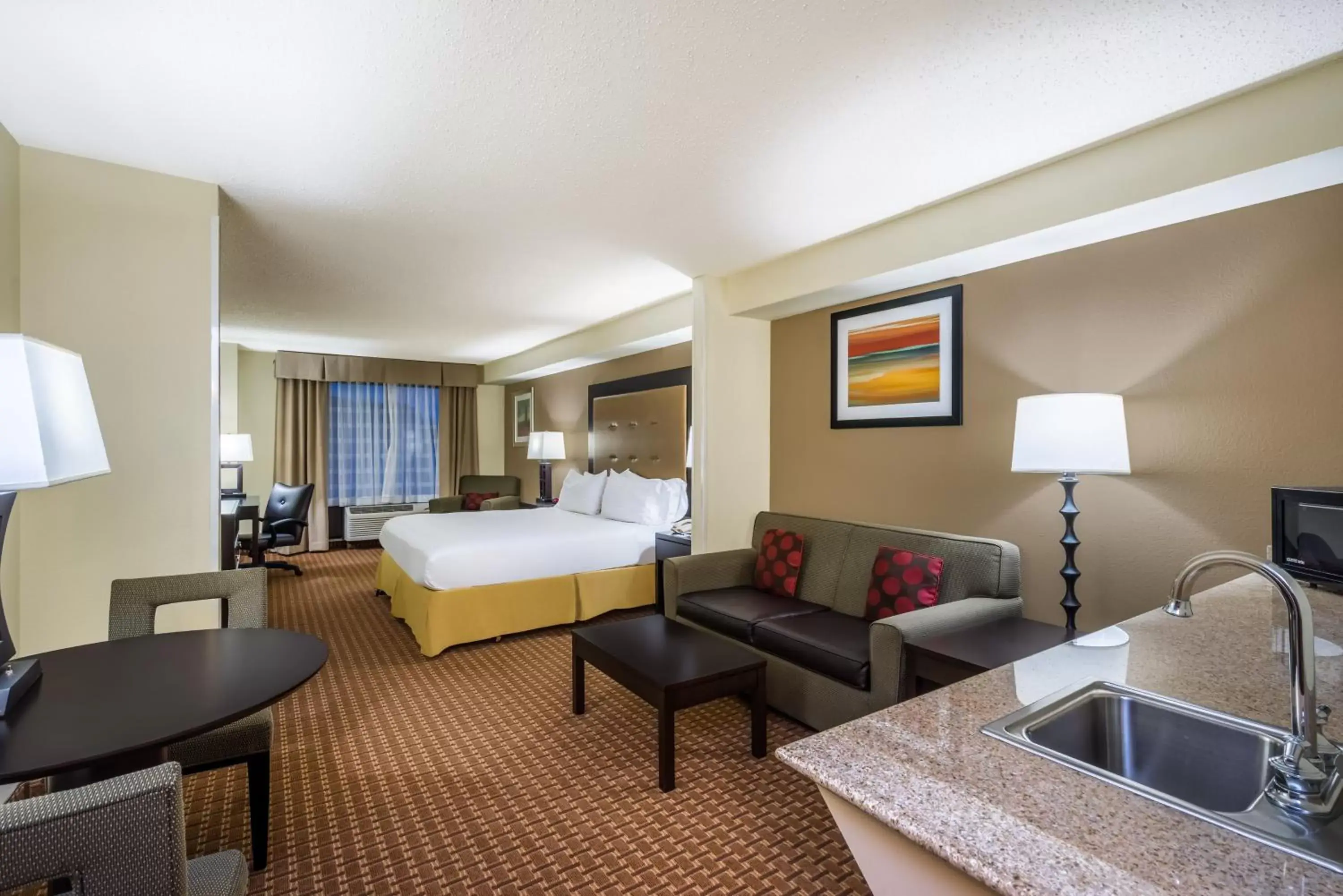 King Suite in Holiday Inn Express Hotel & Suites-North East by IHG King Suite in Holiday Inn Express Hotel & Suites-North East by IHG