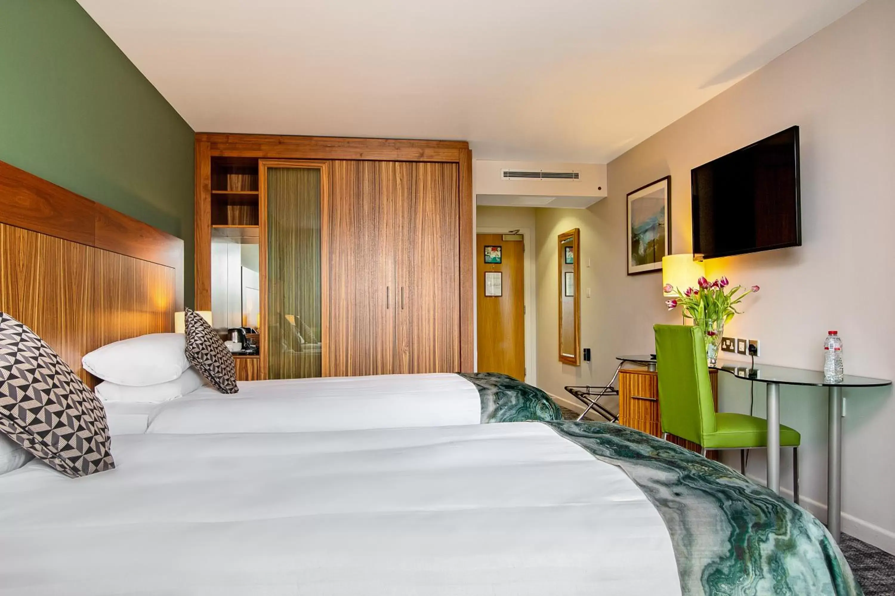 Twin Room in The Glasshouse Twin Room in The Glasshouse