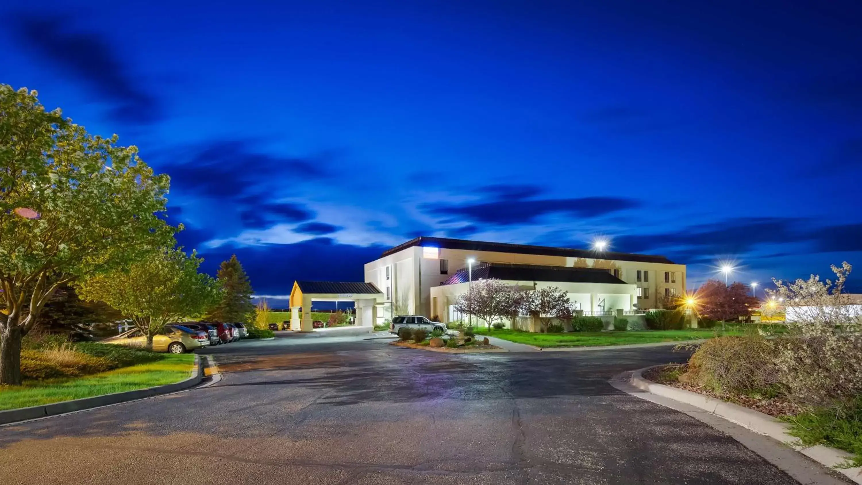 Property Building in SureStay Plus Hotel by Best Western Cheyenne Property Building in SureStay Plus Hotel by Best Western Cheyenne