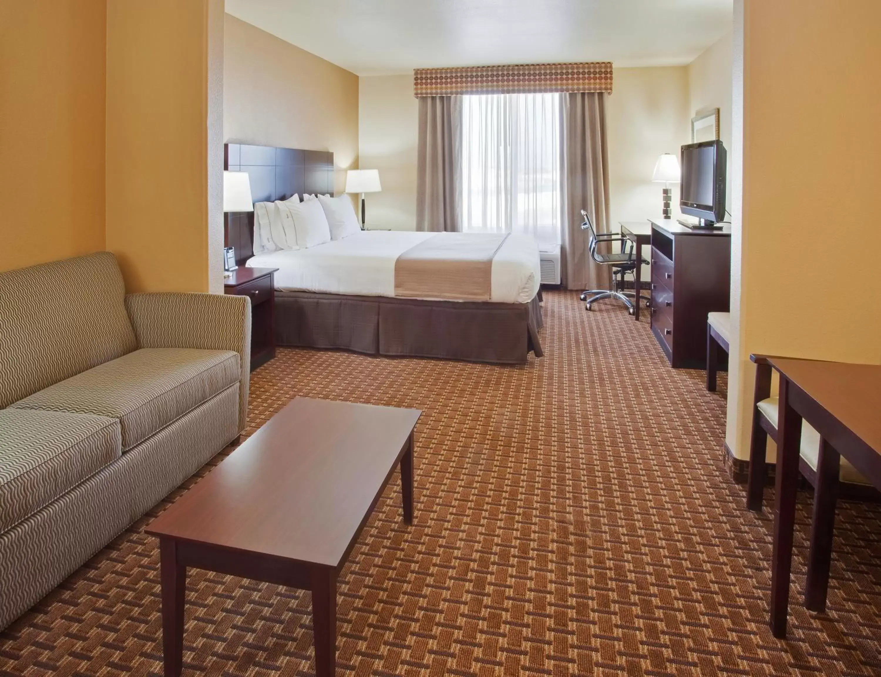 Holiday Inn Express & Suites Dinuba West by IHG Holiday Inn Express & Suites Dinuba West by IHG