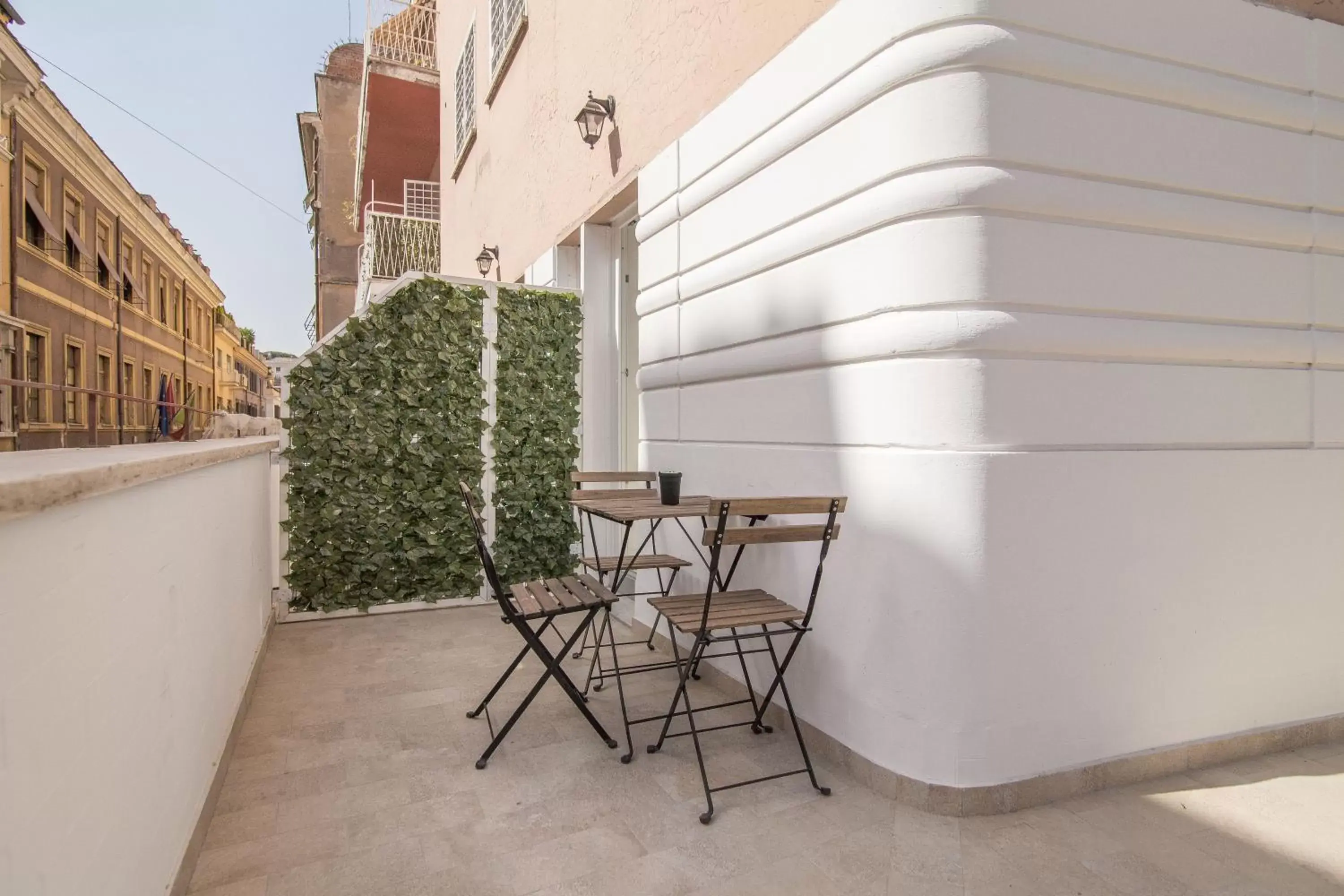 Deluxe Double or Twin Room with Balcony in Vatican Relais Rome Suite Deluxe Double or Twin Room with Balcony in Vatican Relais Rome Suite