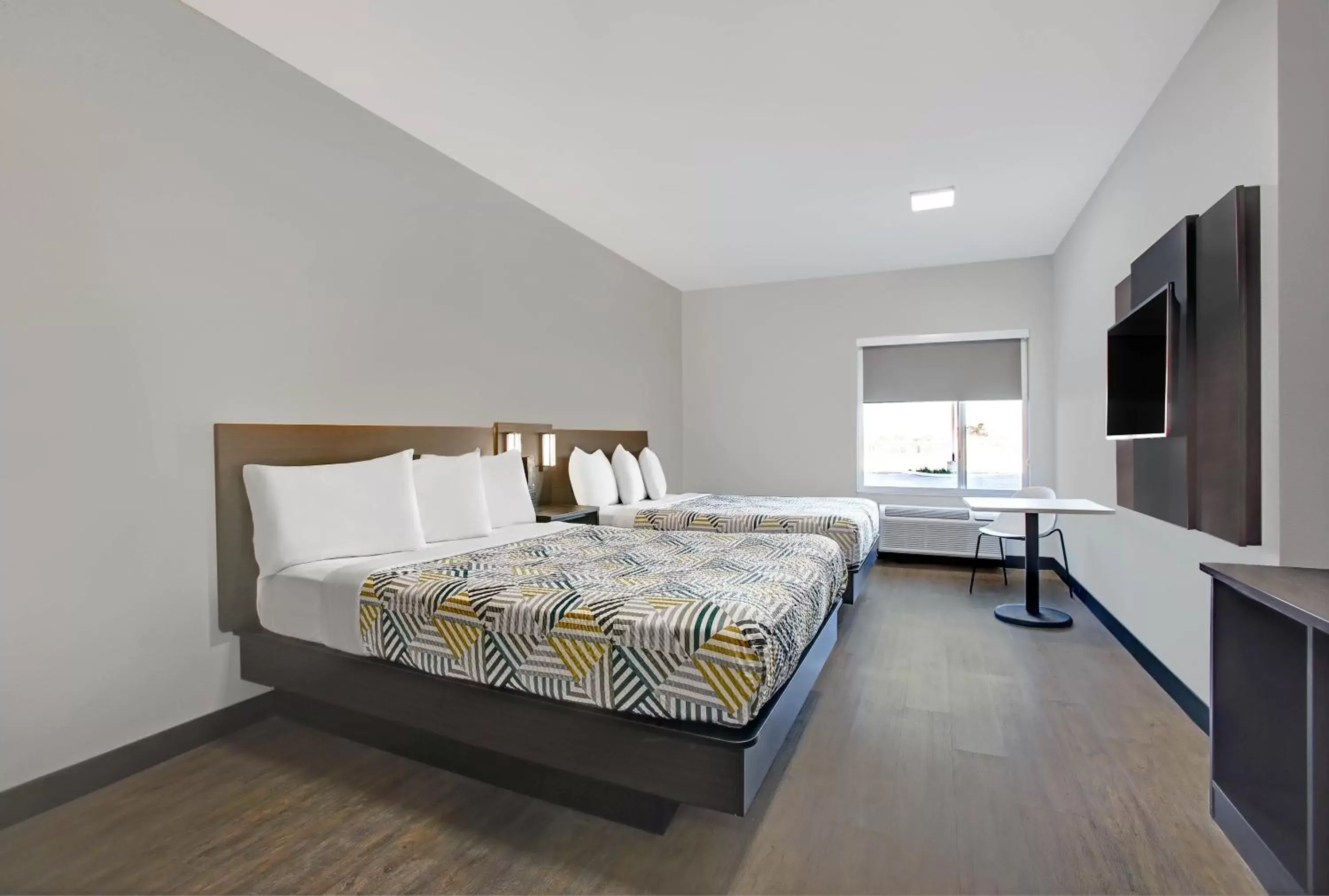 Deluxe Queen Room with Two Queen Beds in Motel 6-Monahans, TX Deluxe Queen Room with Two Queen Beds in Motel 6-Monahans, TX