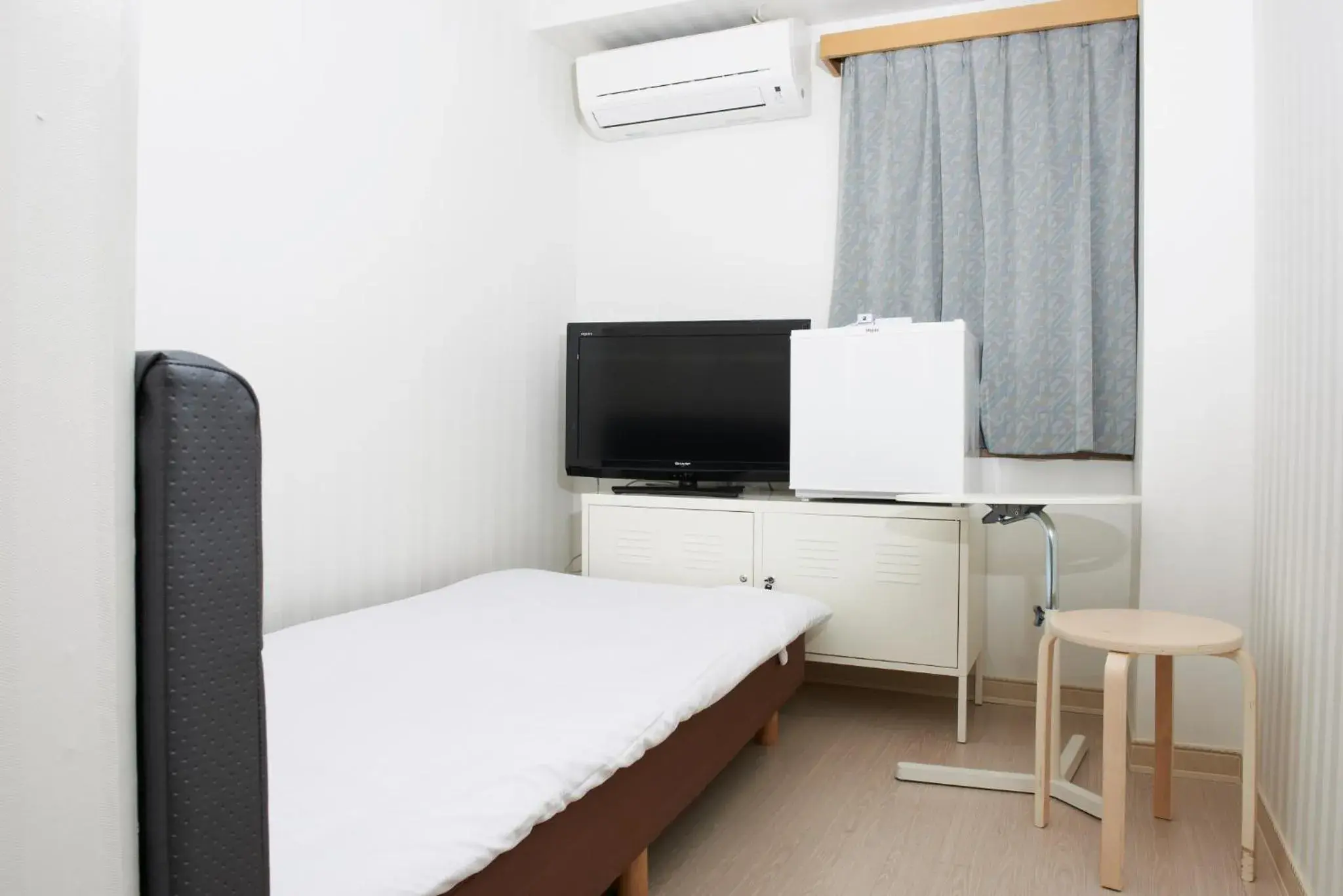 Single Room in Hotel Empire in Shinjuku Single Room in Hotel Empire in Shinjuku