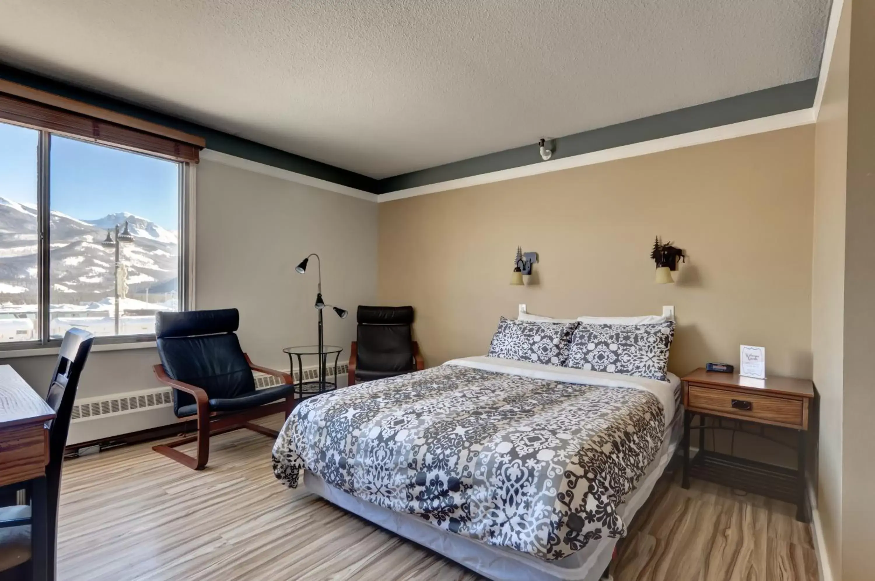 Superior Queen Room in Astoria Hotel Superior Queen Room in Astoria Hotel