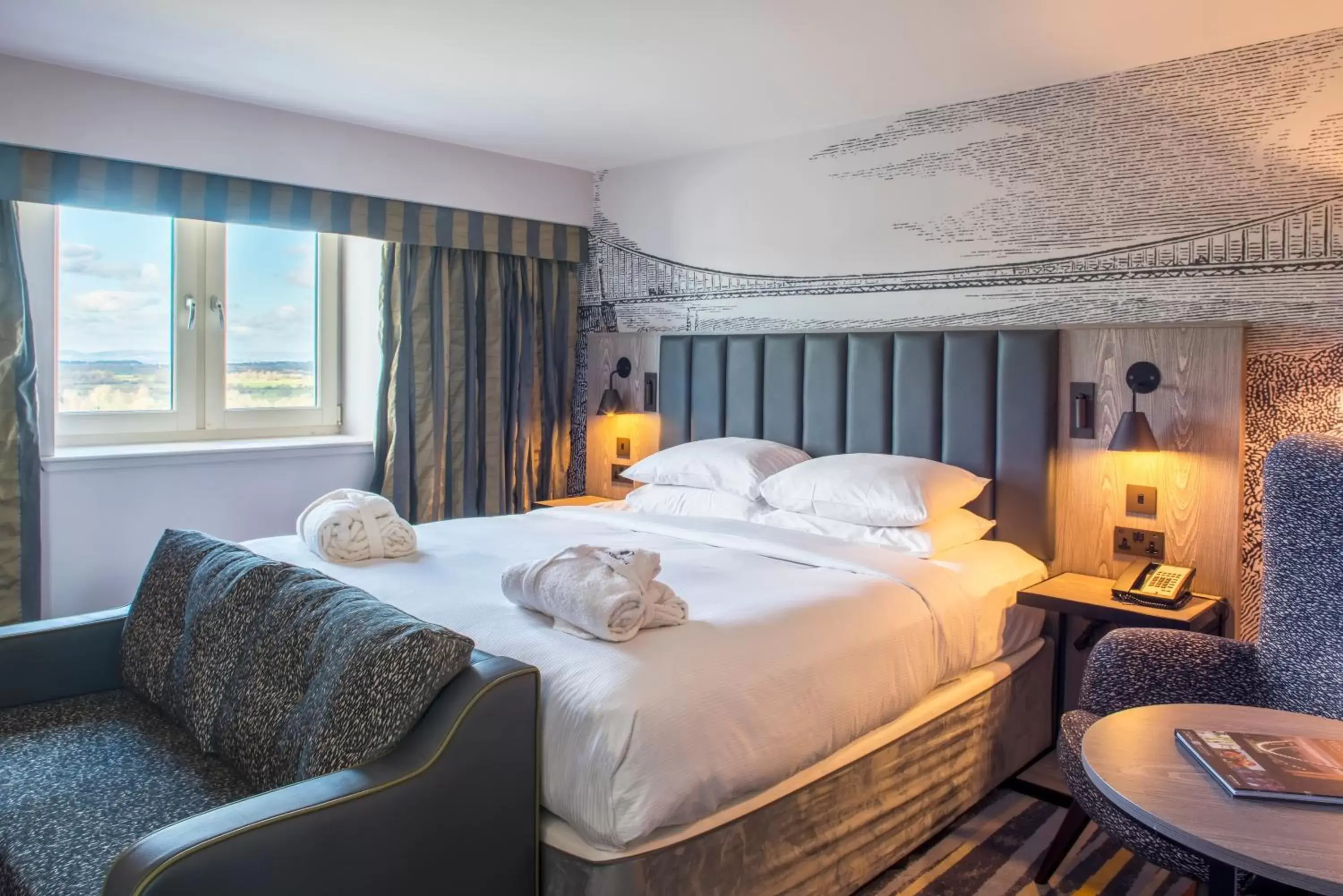 Junior Suite in DoubleTree by Hilton Bristol South - Cadbury House Junior Suite in DoubleTree by Hilton Bristol South - Cadbury House