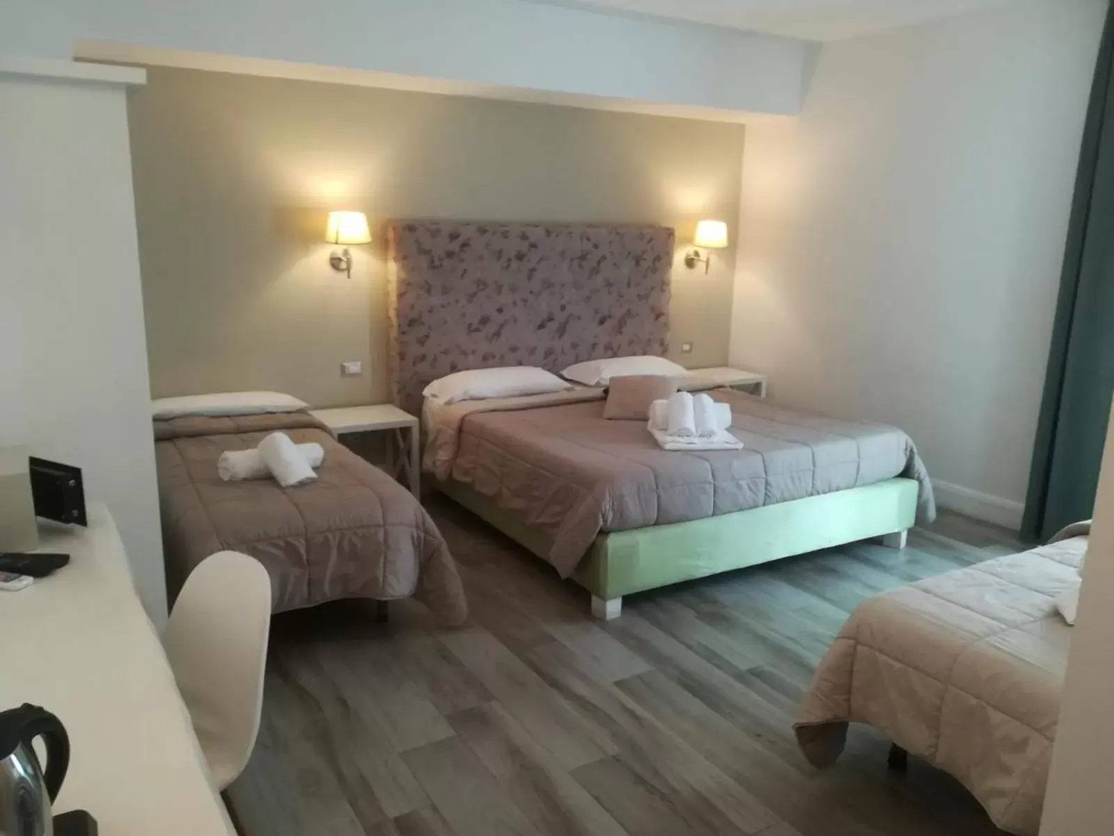 Quadruple Room with Balcony in Hotel Pompei Be Green Quadruple Room with Balcony in Hotel Pompei Be Green