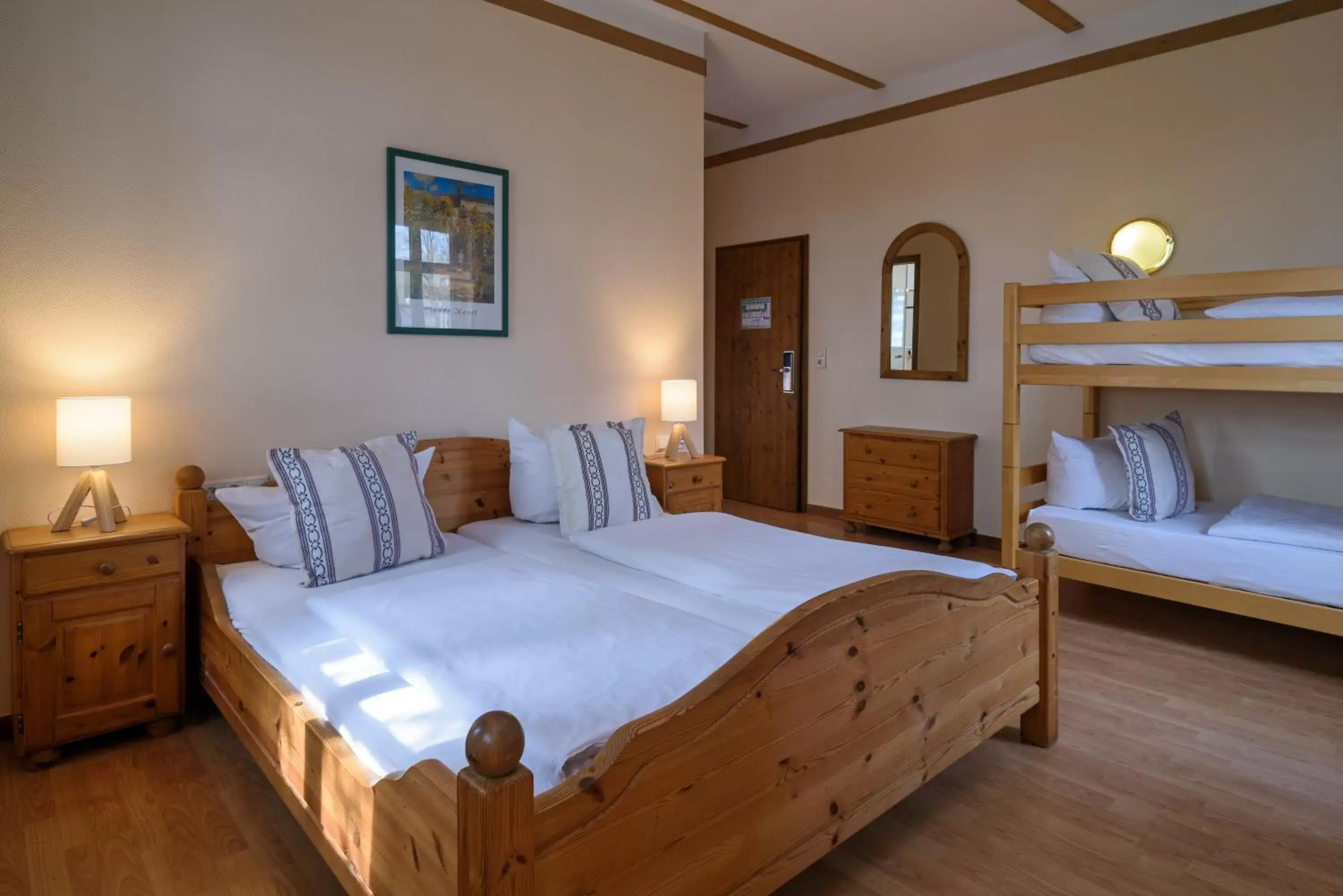 Classic Quadruple Room in Hotel Zum Harzer Classic Quadruple Room in Hotel Zum Harzer