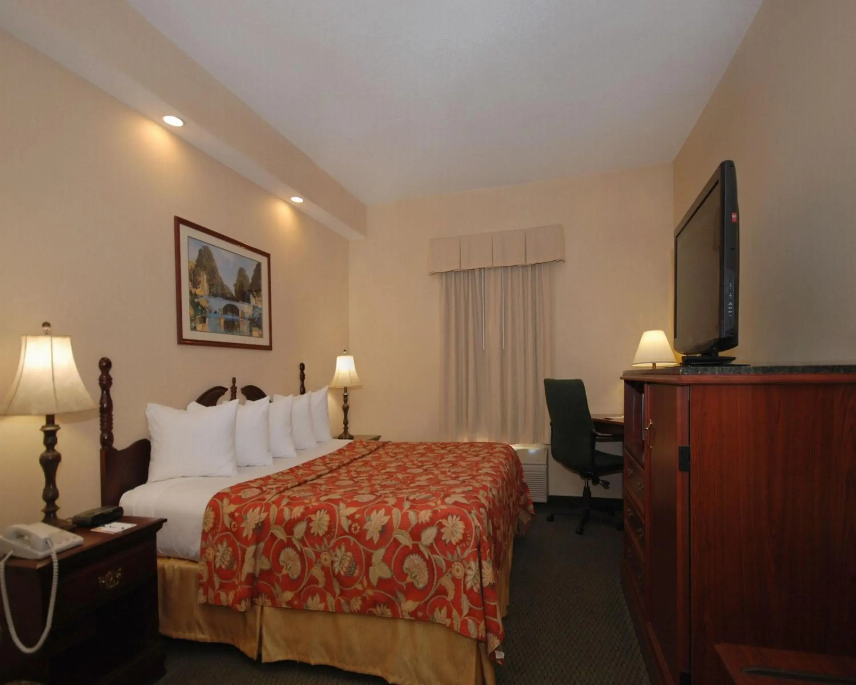 King Room - Accessible/Smoking in Quality Inn Greeneville - Tusculum King Room - Accessible/Smoking in Quality Inn Greeneville - Tusculum