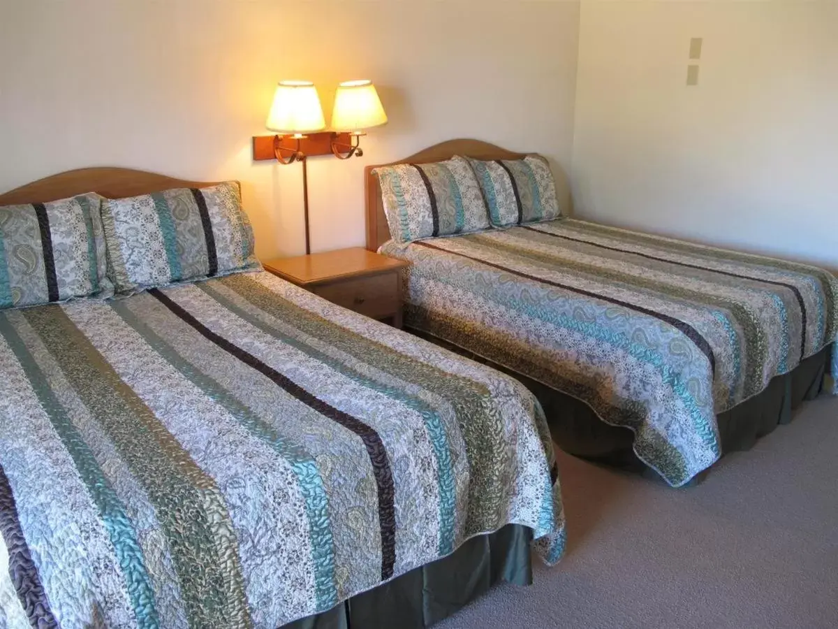 Second Floor Double Room (No Pets Allowed) in Stage Stop Inn Second Floor Double Room (No Pets Allowed) in Stage Stop Inn