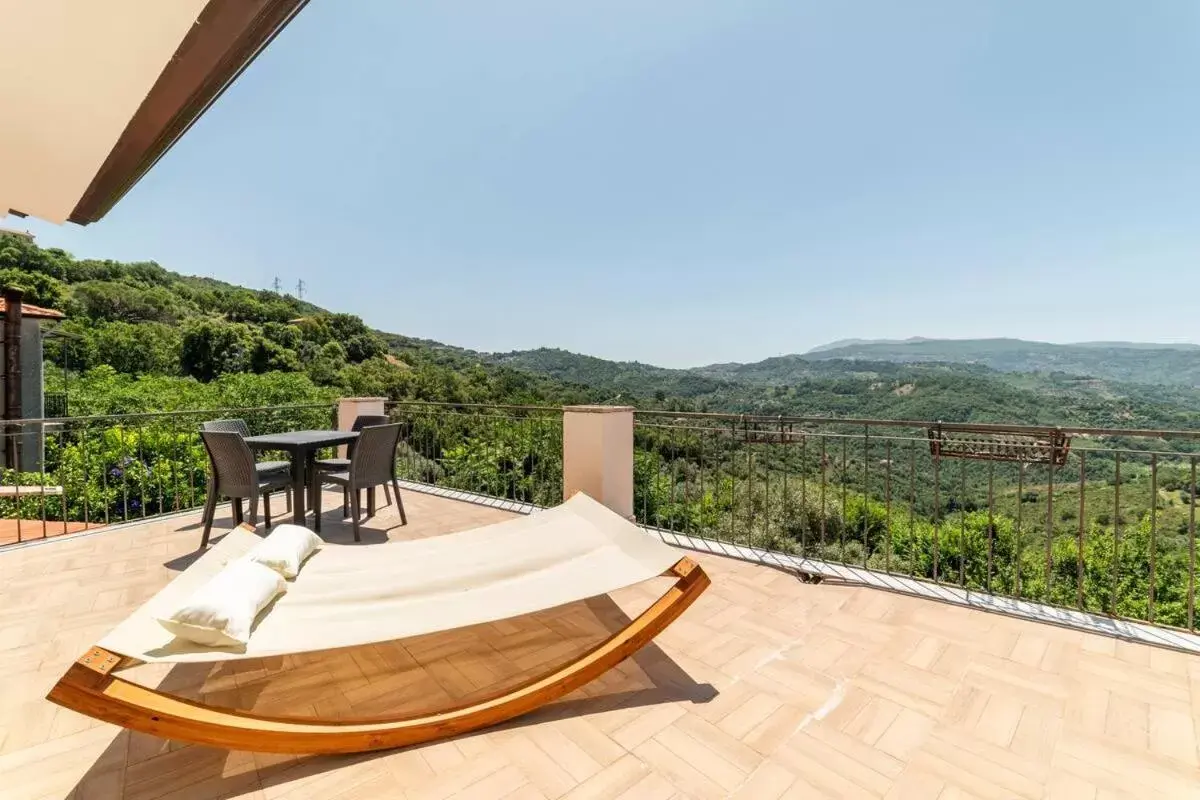 Solarium, Mountain View in Ca’del Borgo B&B Country House Solarium, Mountain View in Ca’del Borgo B&B Country House