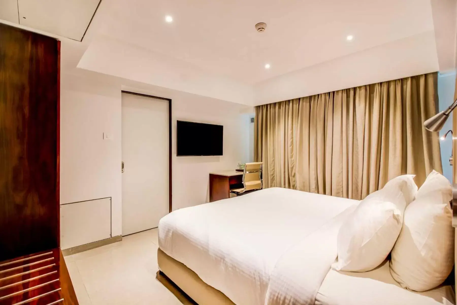 Studio room with Jacuzzi, Fruit Basket, and 15% off on Food and Soft Beverages - single occupancy in Ramee Techome Studio room with Jacuzzi, Fruit Basket, and 15% off on Food and Soft Beverages - single occupancy in Ramee Techome