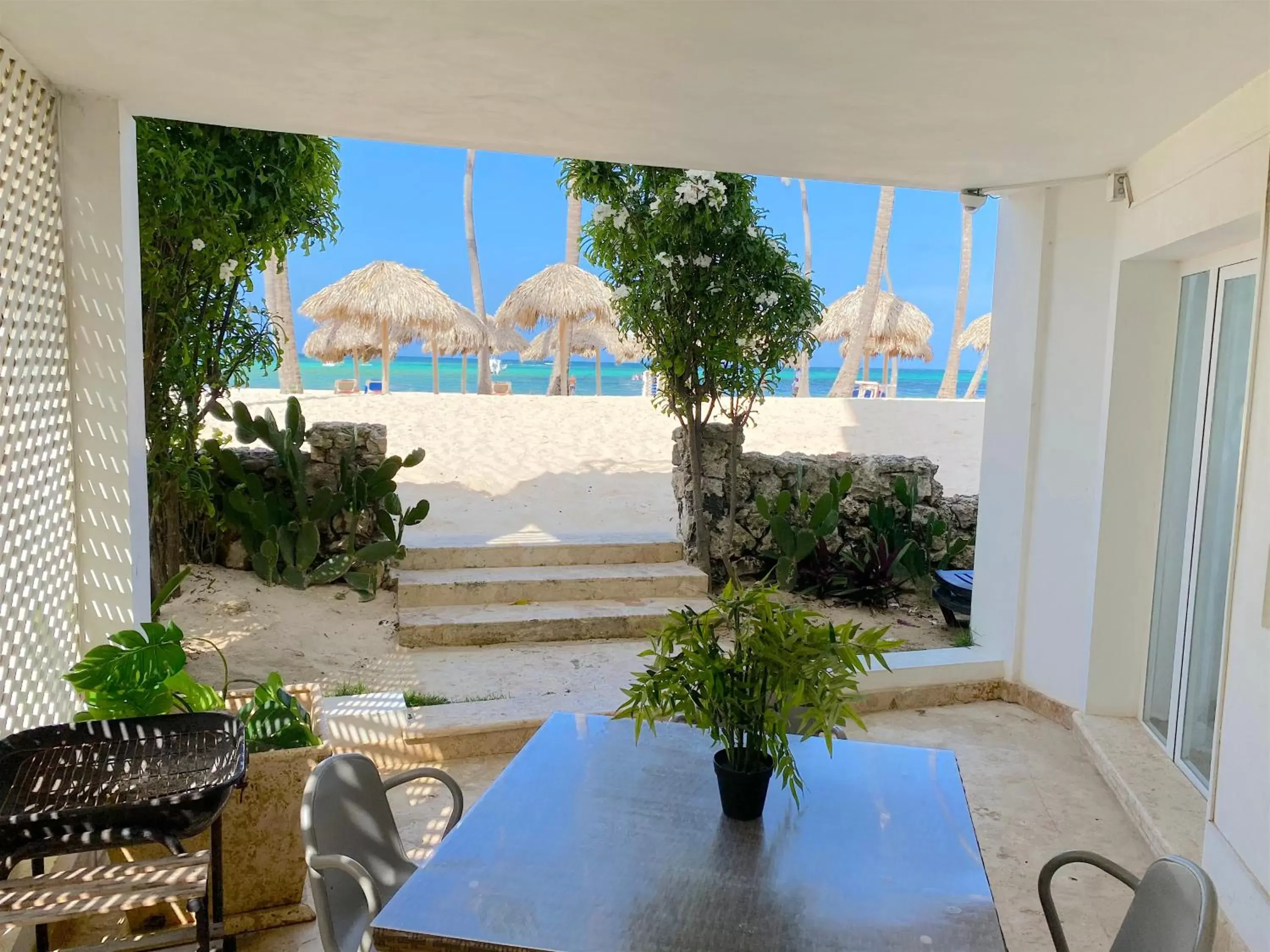 Deluxe Suite with Sea View in LOS CORALES VILLAS and SUITES - BEACH CLUB, SPA, RESTAURANTS Deluxe Suite with Sea View in LOS CORALES VILLAS and SUITES - BEACH CLUB, SPA, RESTAURANTS